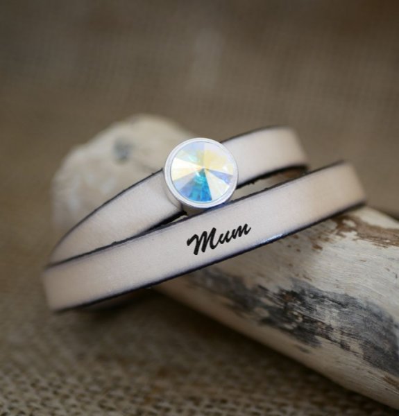 Lederen armband vrouw dubbele bochten te personaliseren versierd met een Swarovski kristal cabochon 
