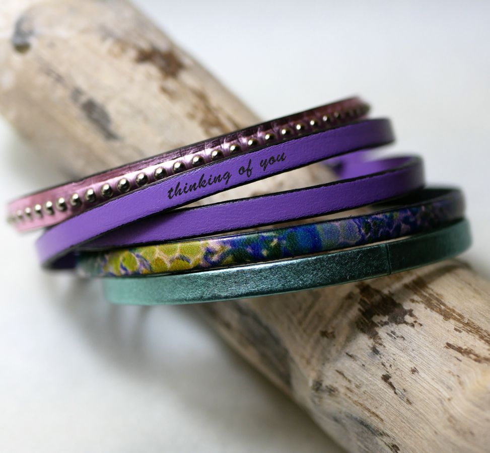 Vrouwenarmband van fijn leder met impressionistische print