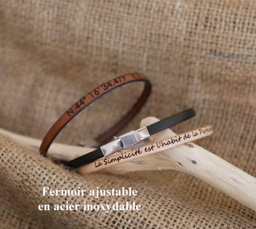 Damesarmband van fijn leer met slangenprint in blauwe tinten