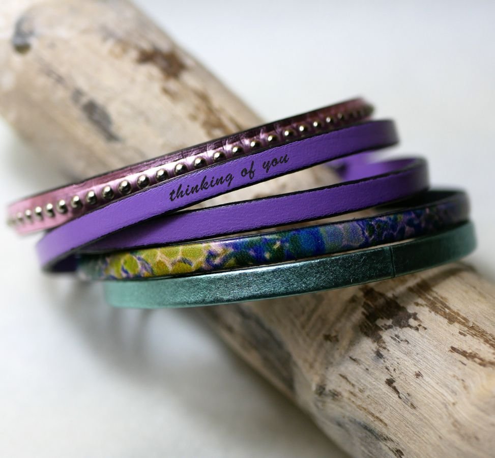 Vrouwenarmband van fijn leder met impressionistische print