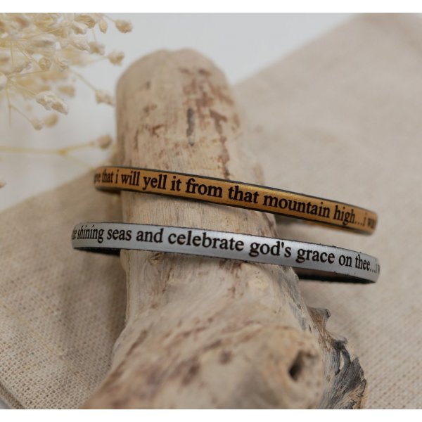 Lederen armband voor vrouwen te personaliseren door gravure met gouden ketting