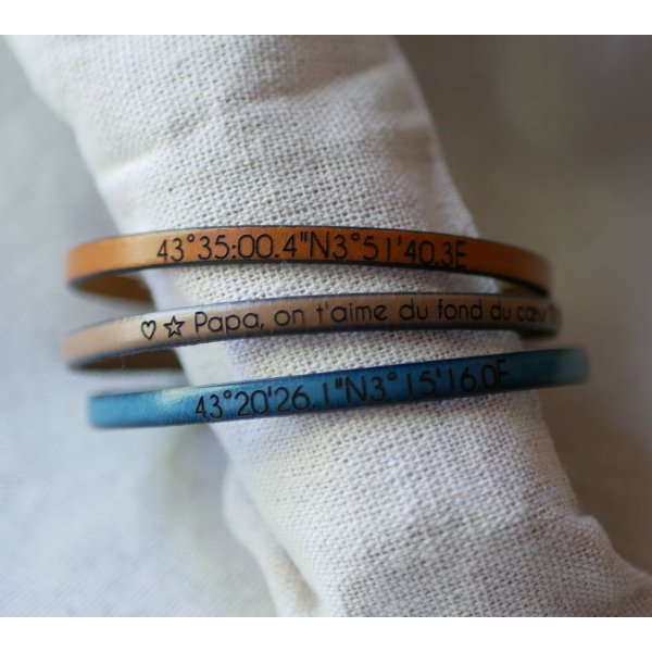 Lederen armband voor vrouwen te personaliseren door gravure met gouden ketting