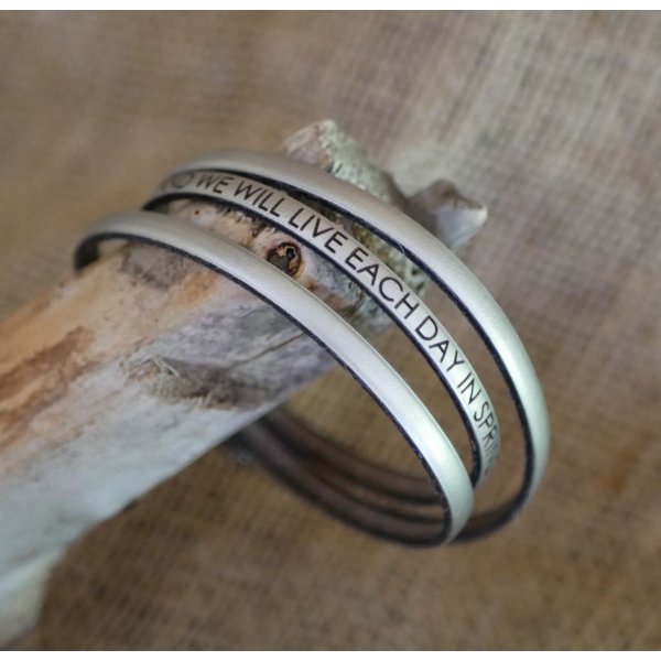 Gepersonaliseerde 3-draads leren armband voor vrouwen