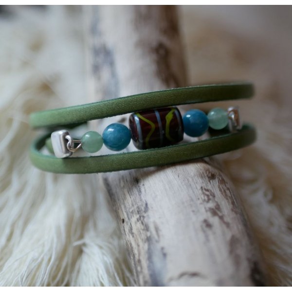 Turquoise groene leren en keramische kralen armband voor vrouwen om te personaliseren 