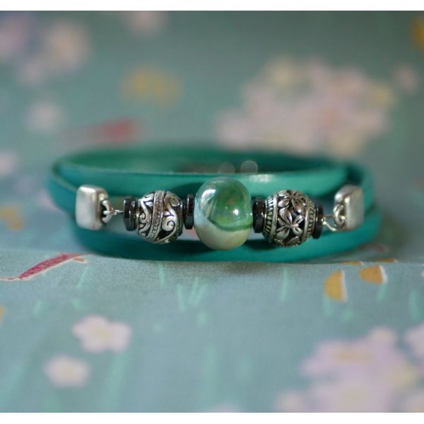 Lederen armband met parels voor vrouwen, turkoois groen, te personaliseren 