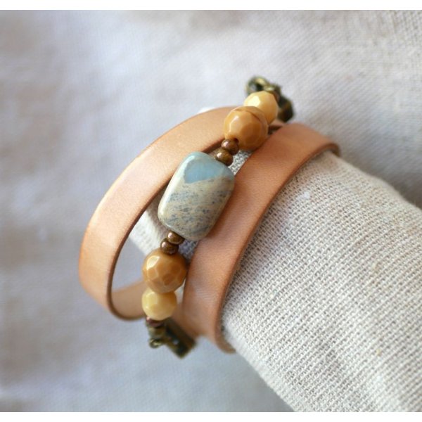 Lederen en beige parels armband voor vrouwen om te personaliseren 