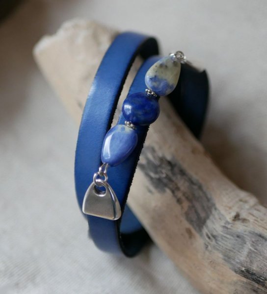 Leder en parels armband voor vrouwen Lapis Lazuli blauw te personaliseren 