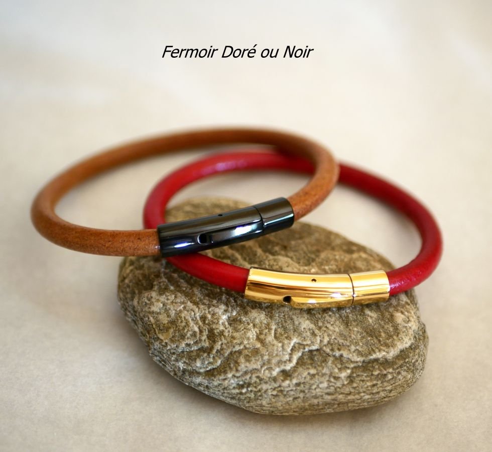 Gepersonaliseerde ronde lederen armband voor vrouwen door gravure