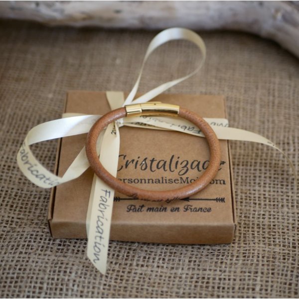Gepersonaliseerde ronde lederen armband voor vrouwen door gravure
