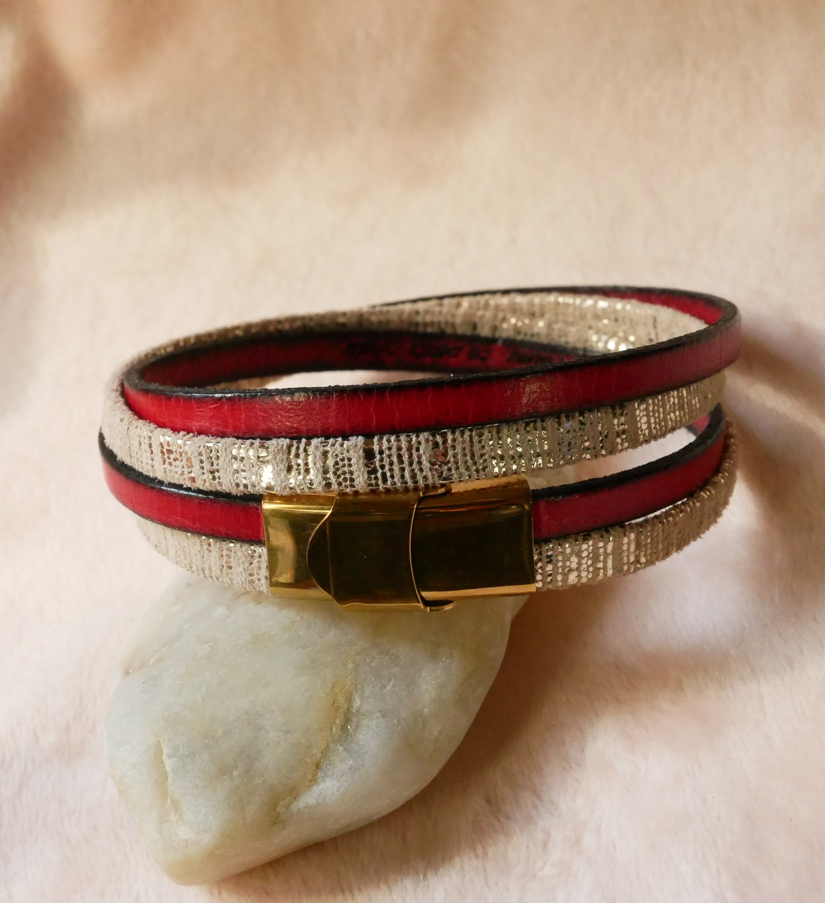 Dubbele gouden leren armband voor dames om te personaliseren door gravure