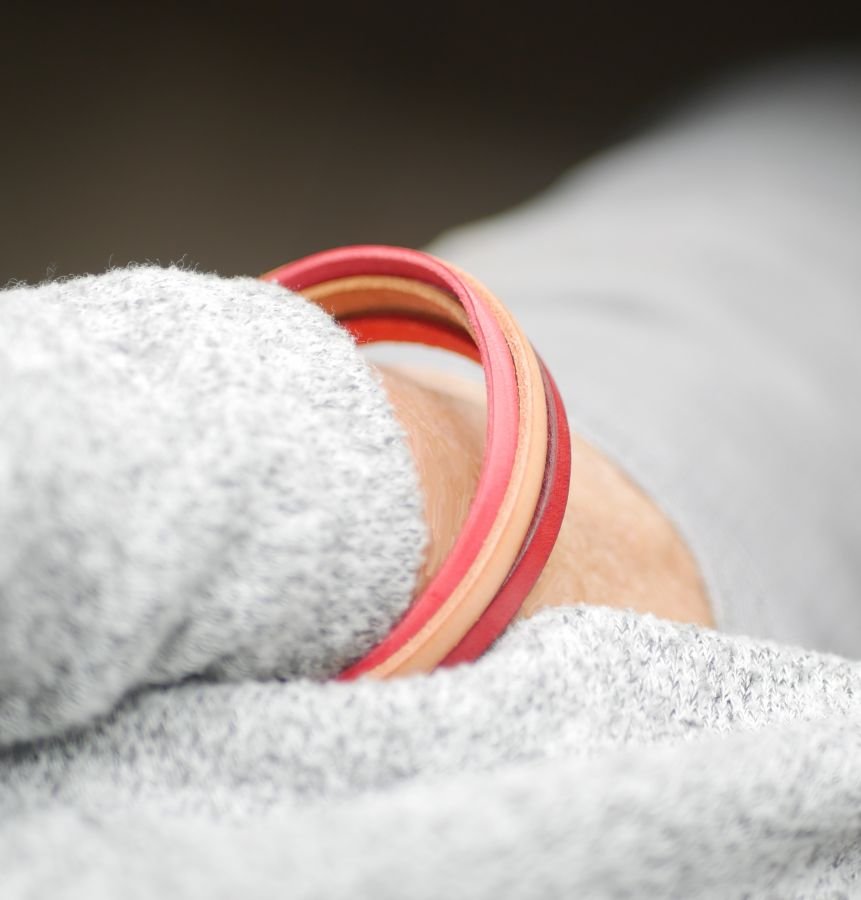 Multi-leren damesarmband in manchet Rood, Perzik, Koraal, Beige