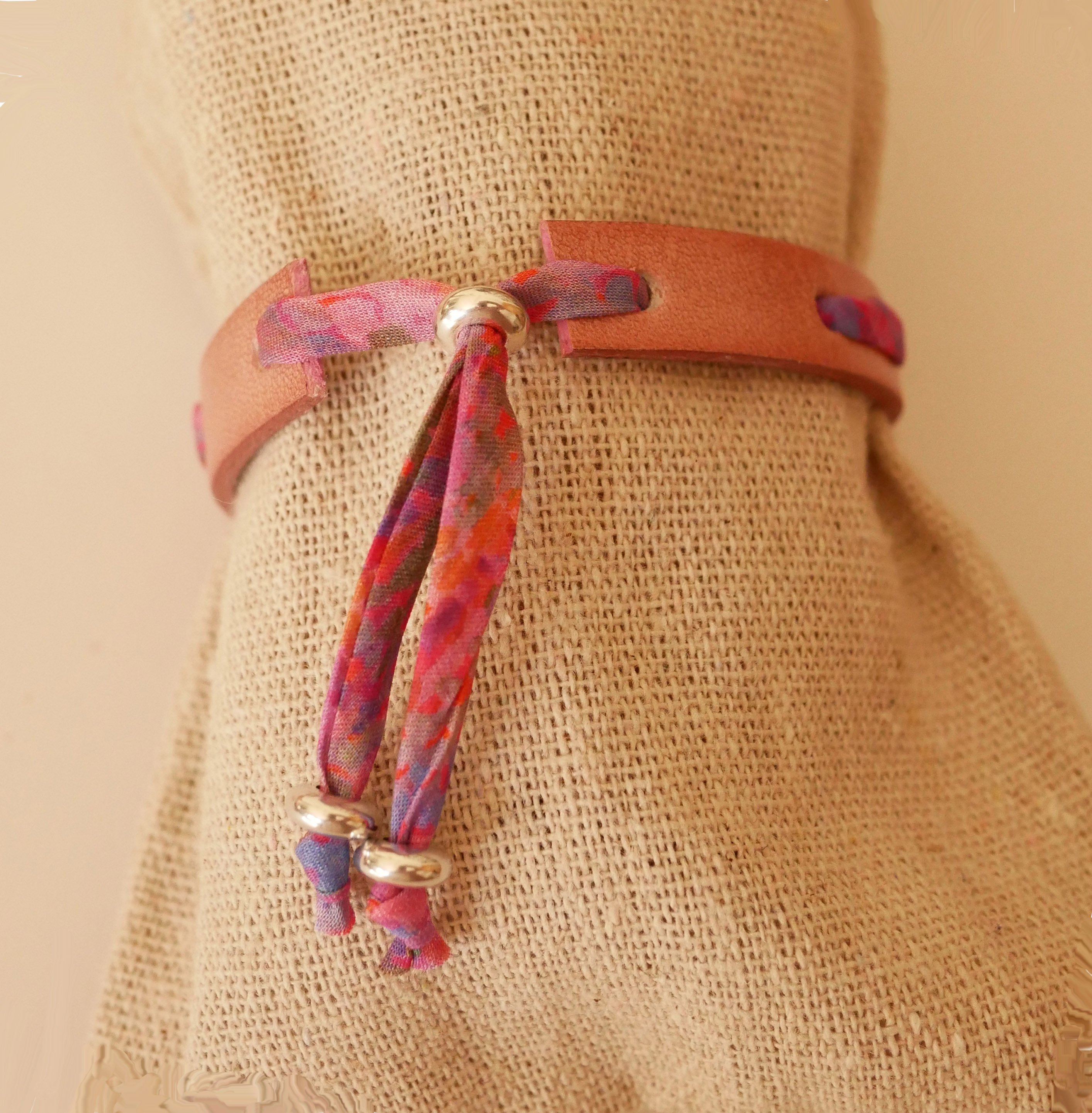 Florâme armband met bevrijd Polly lint op oudroze leer