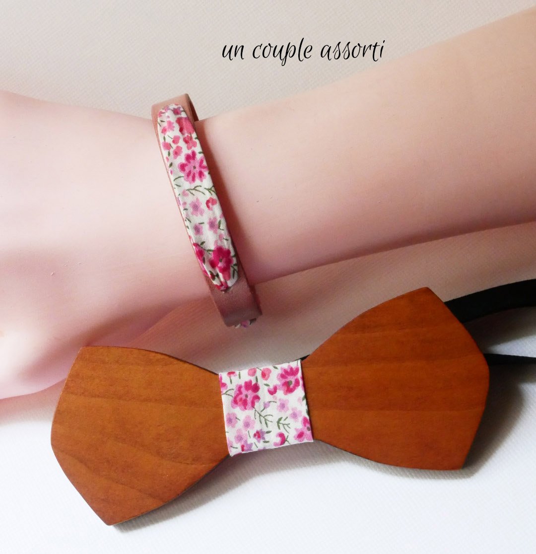 Florâme armband met roze liberty lint bloemen op oud roze leer