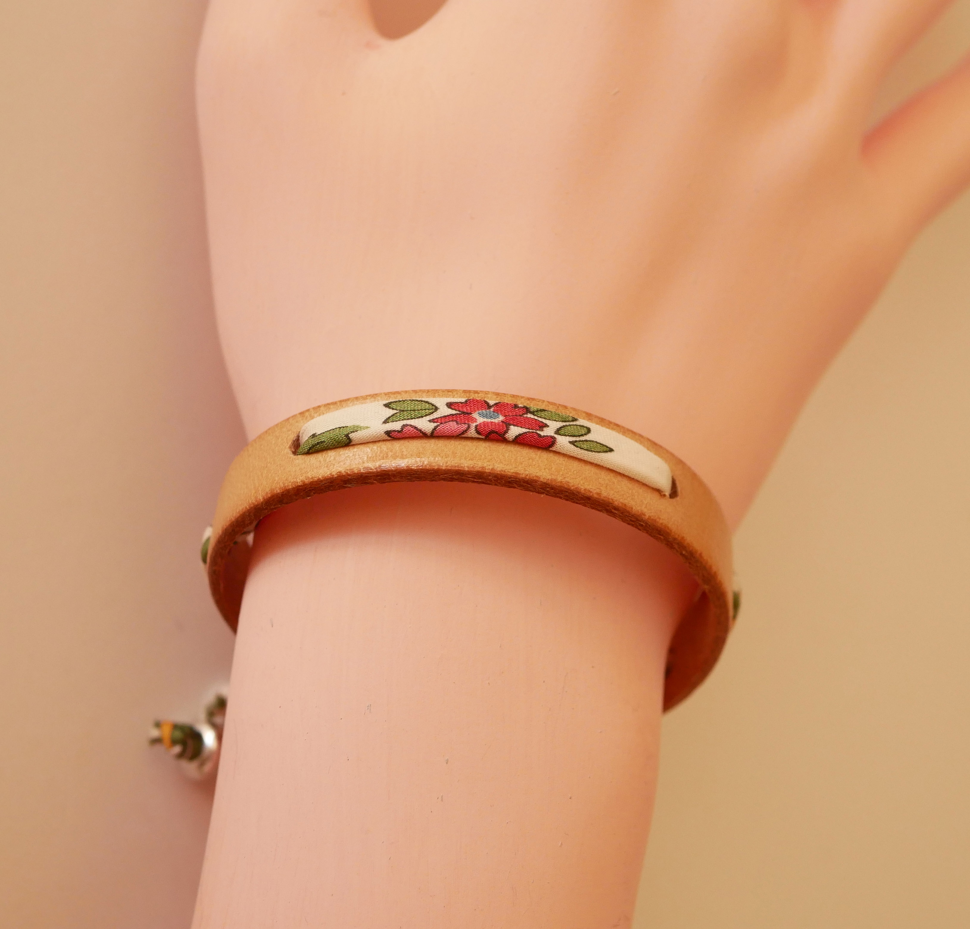 Florâme armband te personaliseren met Liberty koord en lederkleur