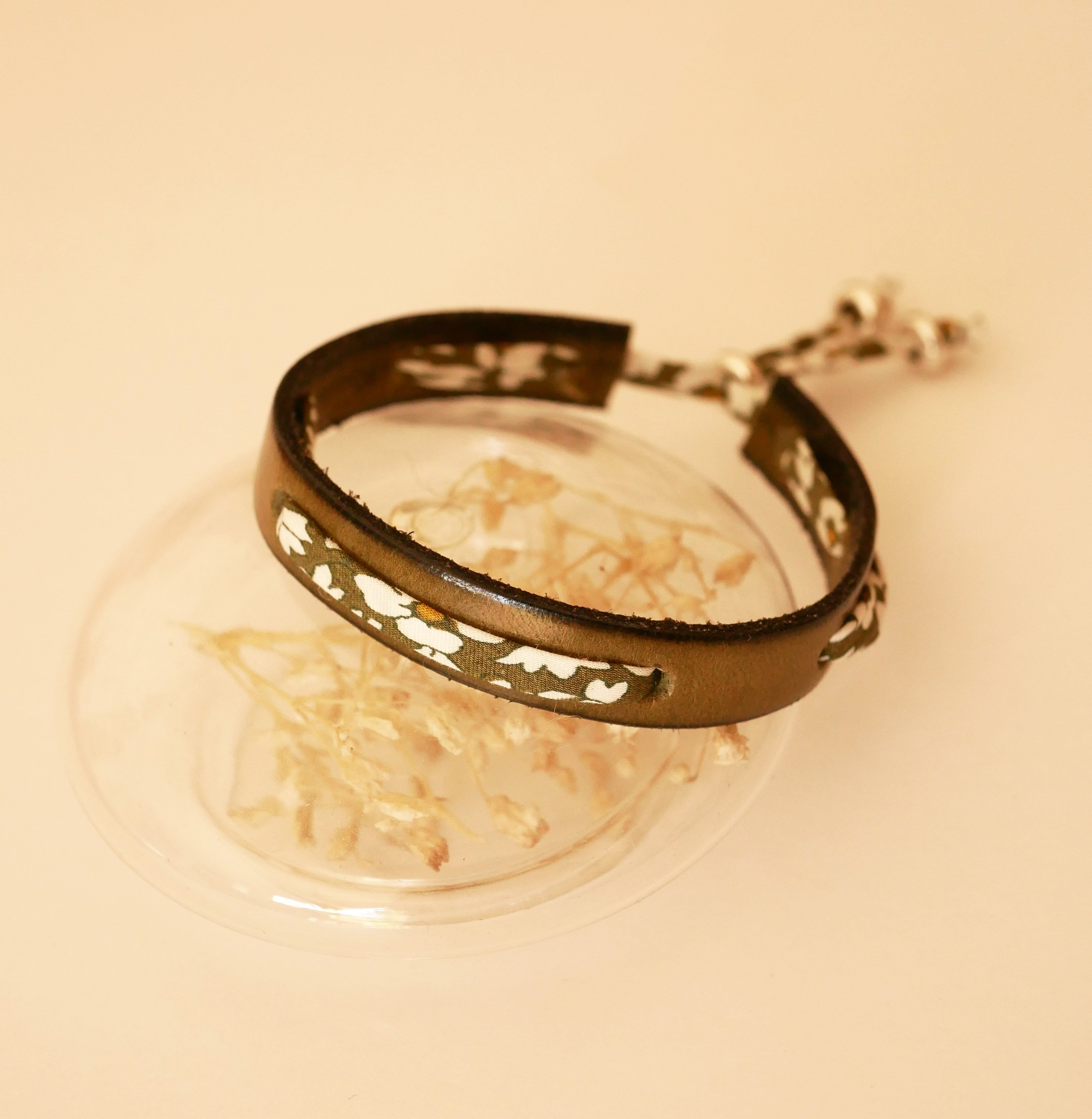 Florâme armband te personaliseren met Liberty koord en lederkleur