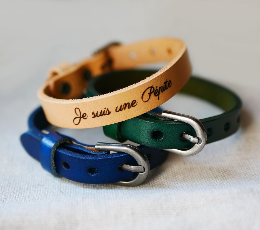 Te personaliseren herenarmband in blauw leer 