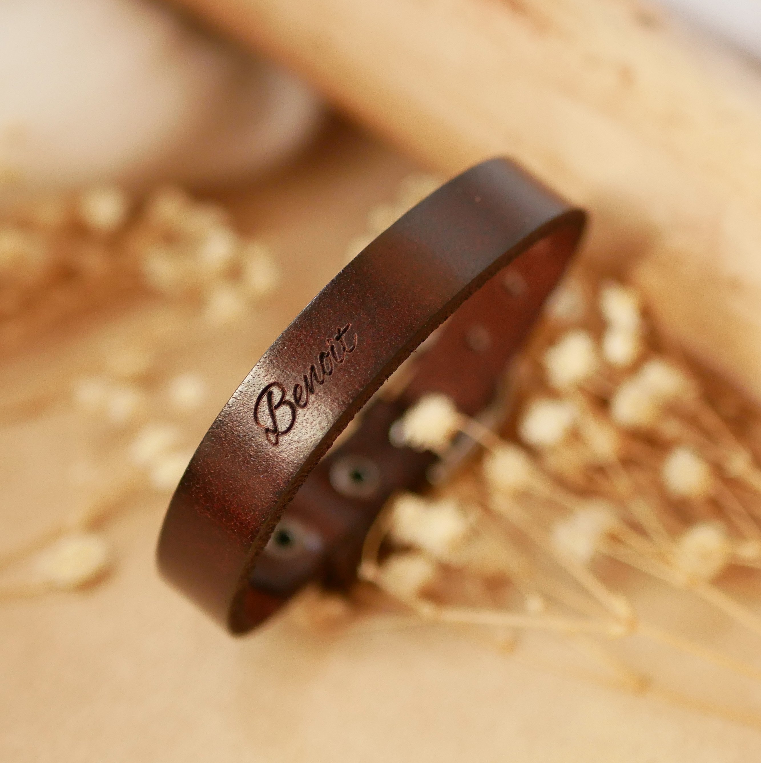 Te personaliseren leren herenarmband donkerbruin met zilveren gesp