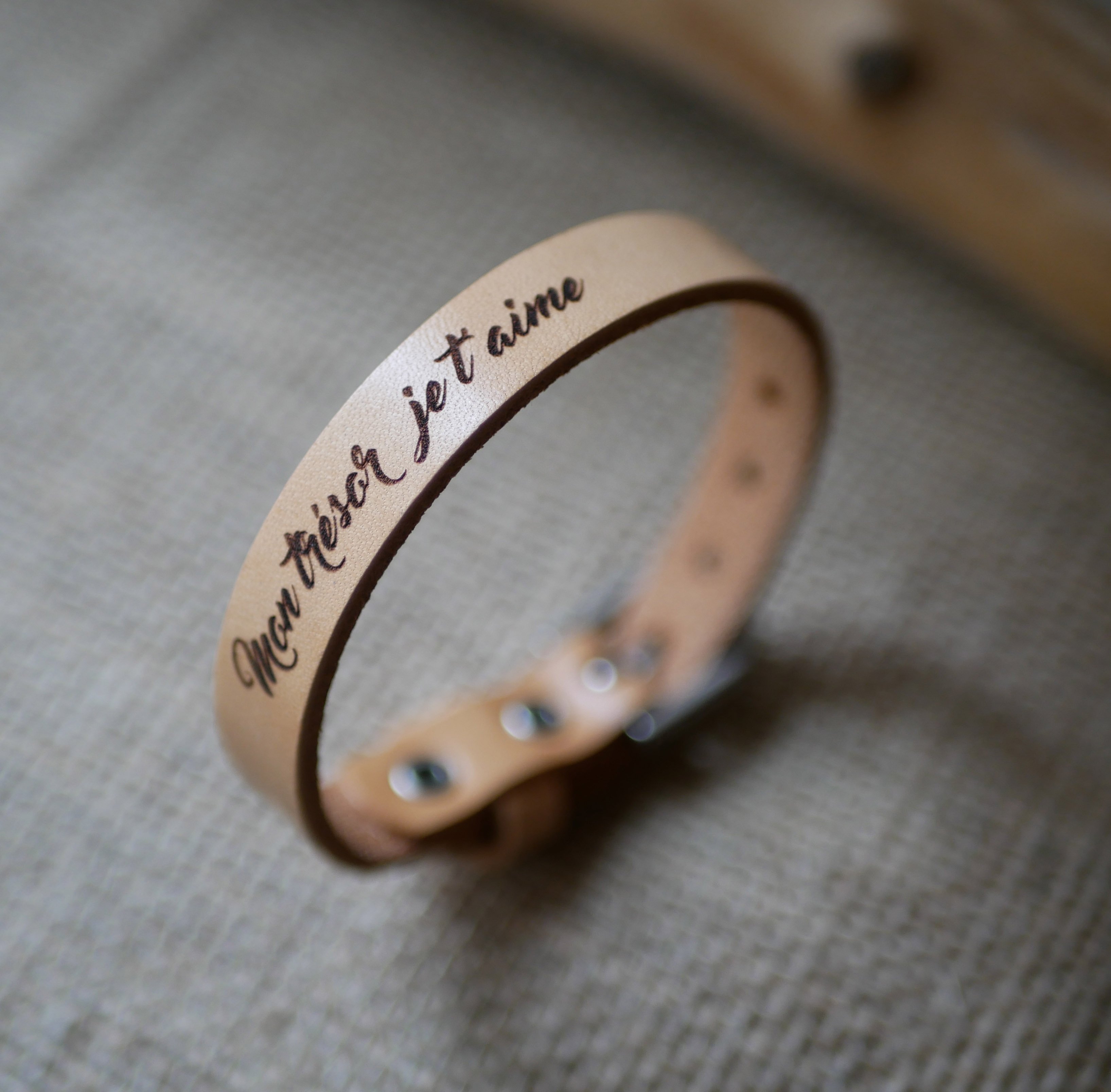 Herenarmband van natuurlijk leder, gegraveerd om te personaliseren 