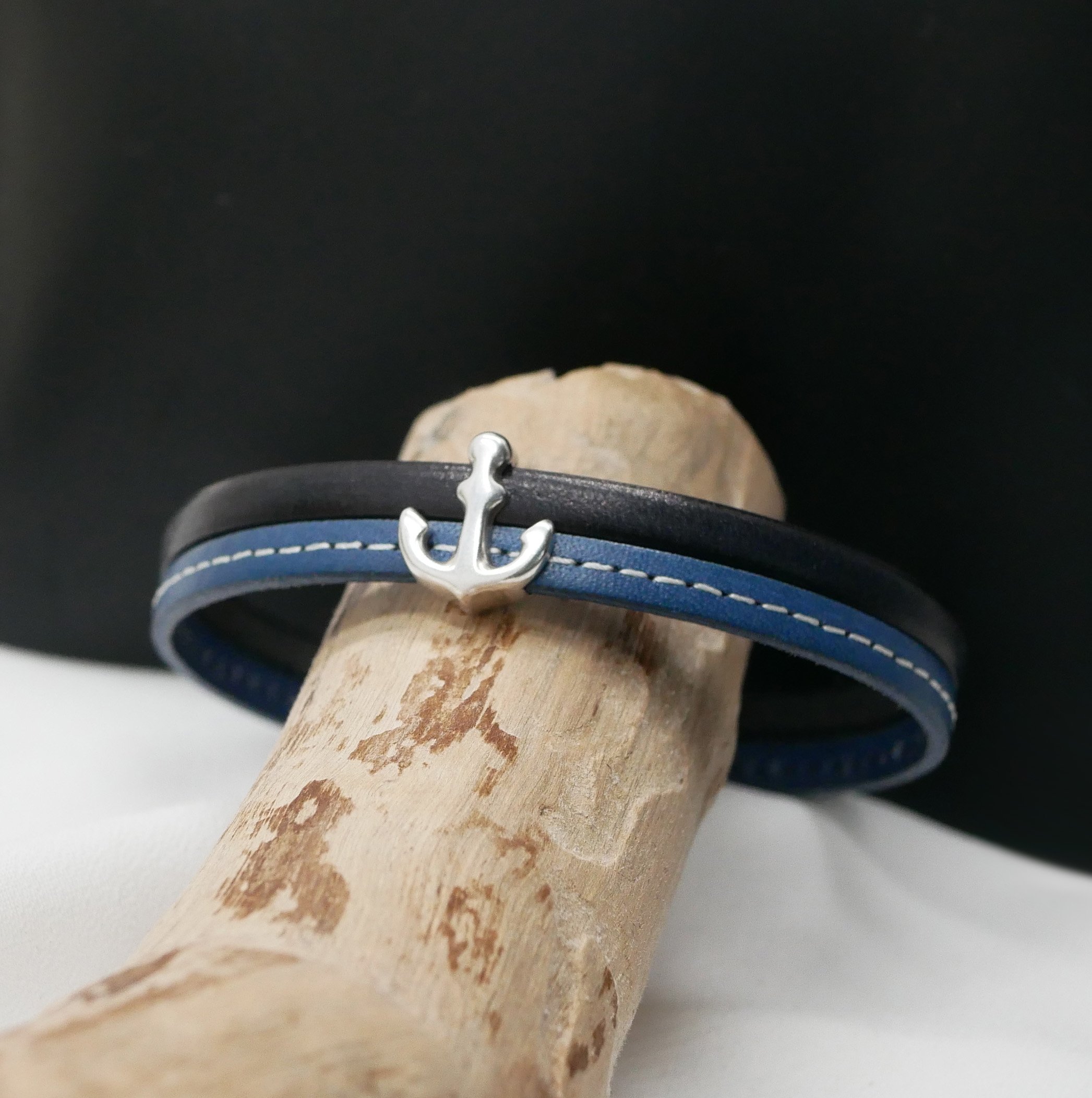 Herenarmband in blauw duo leer met stiksels Aanpasbaar marineanker 