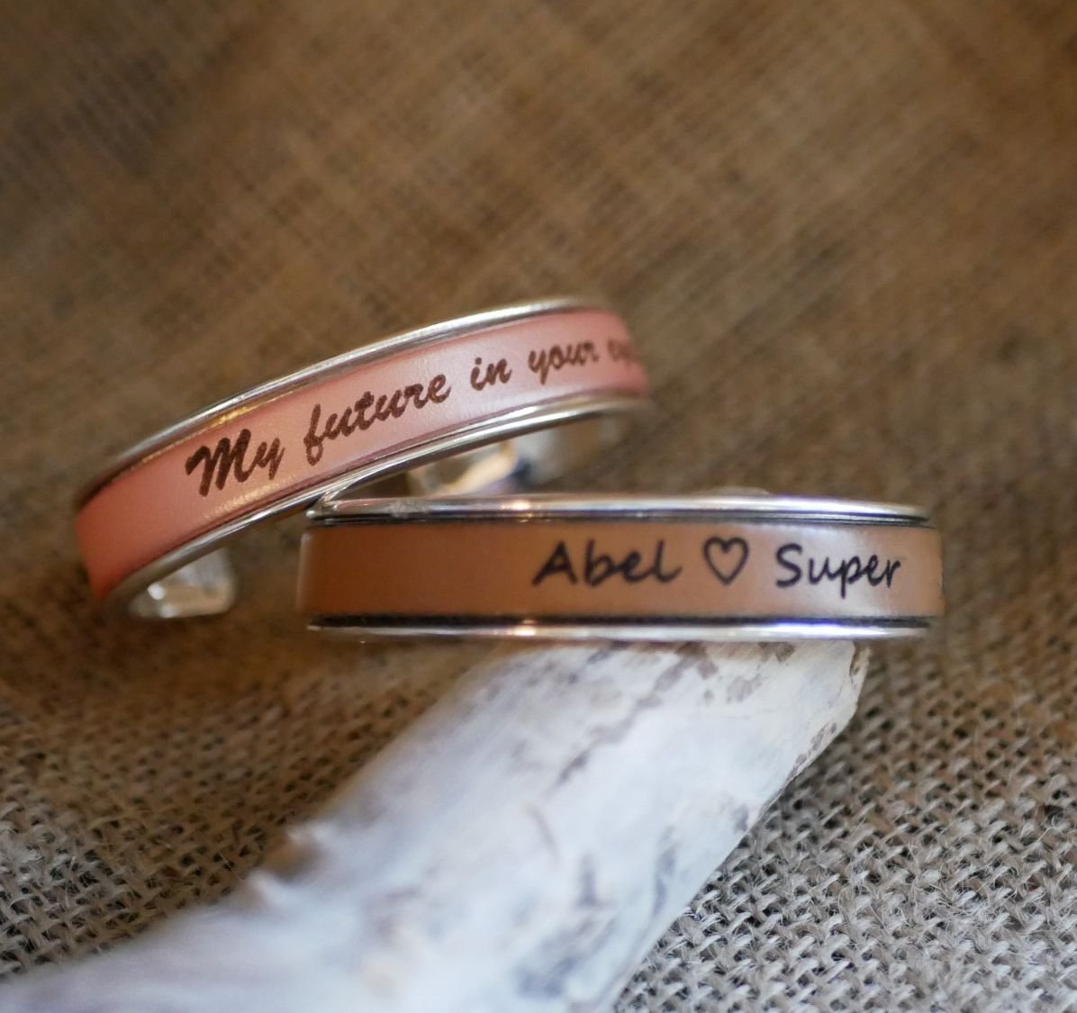 Lederen armband gepersonaliseerd door gravure