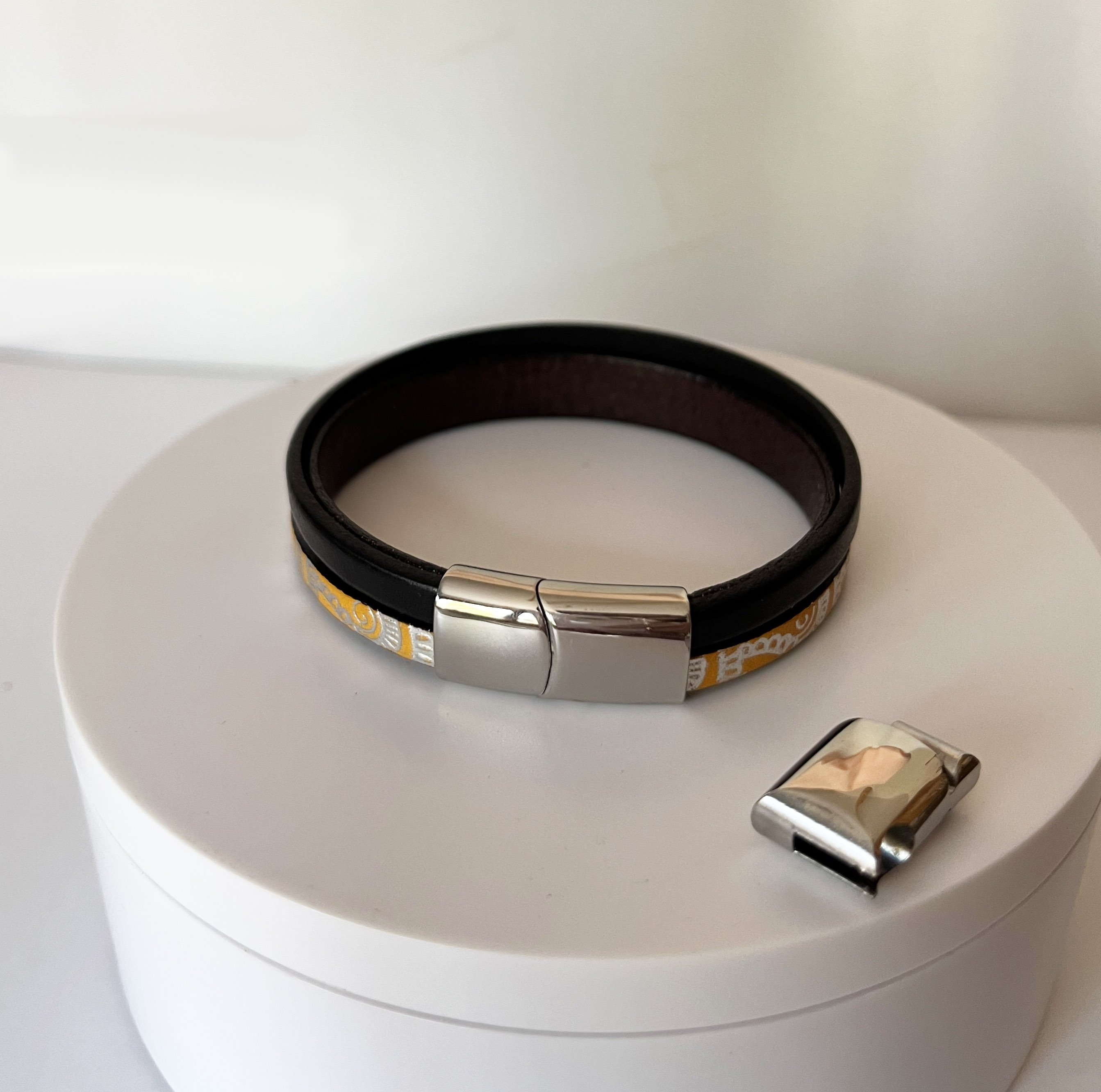 Bracelet manchette femme aux 3 cuirs orange argenté  fermoir à extension