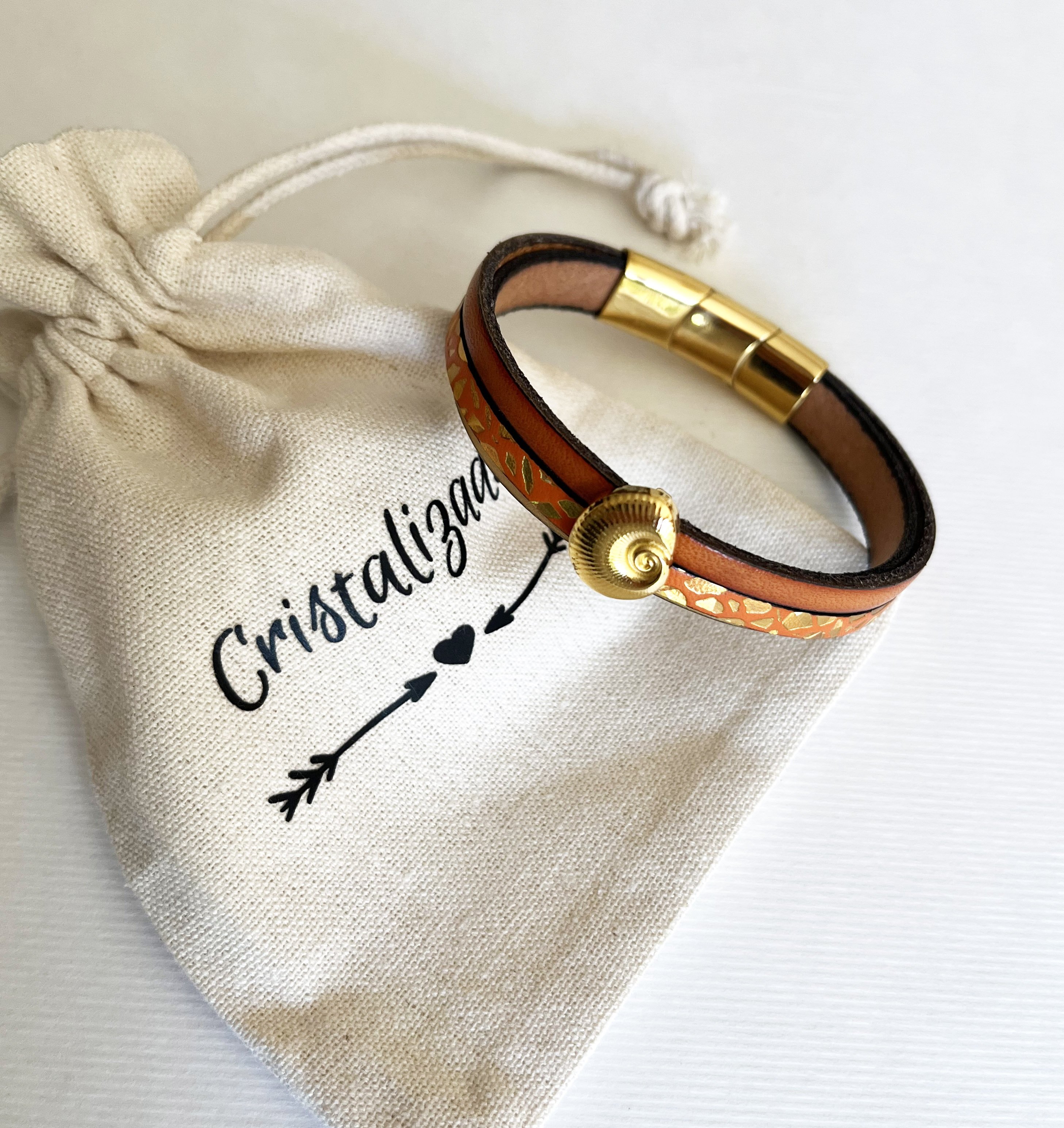 Gouden manchetarmband voor dames Gouden en oranje schelp