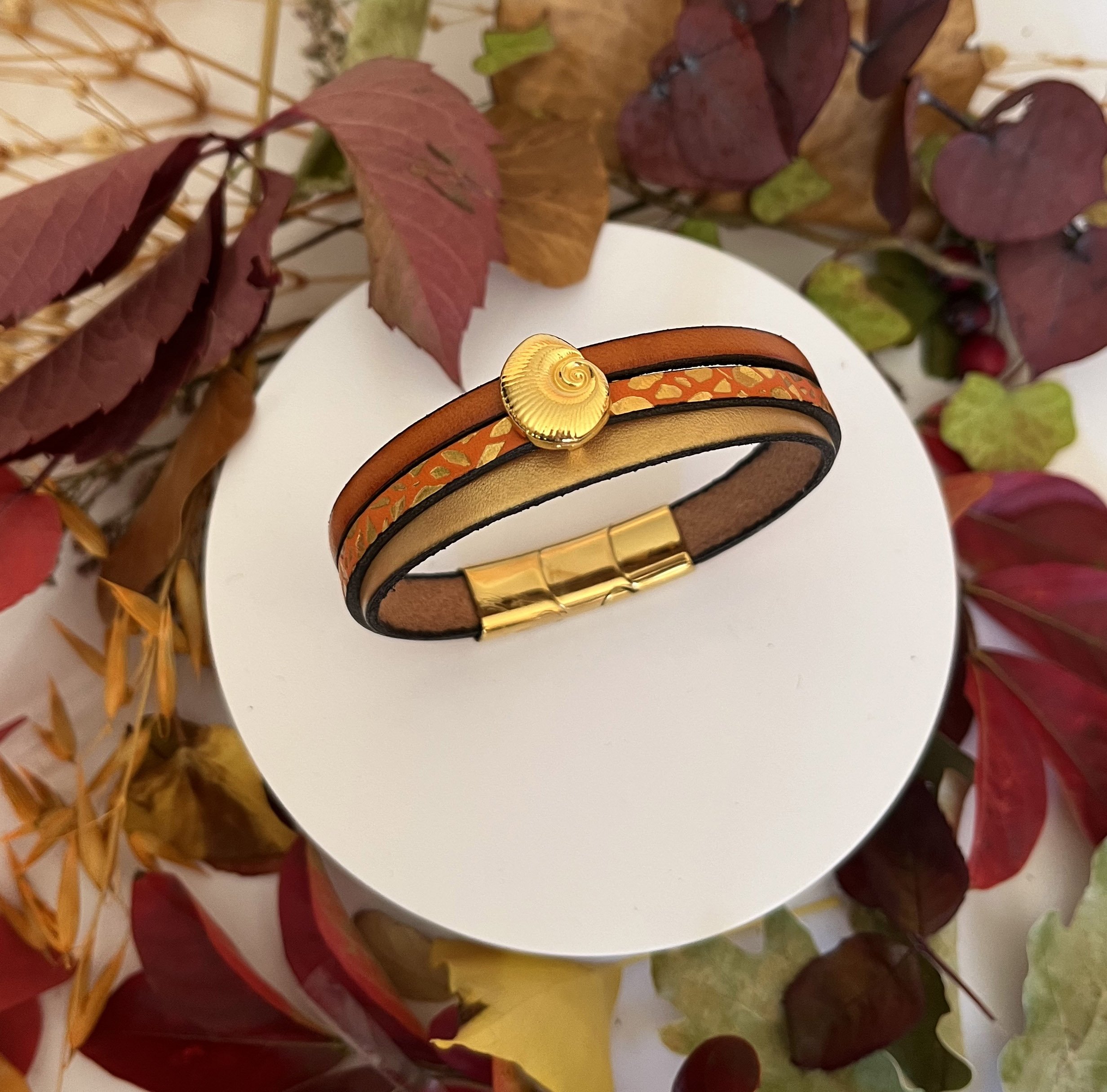 Gouden manchetarmband voor dames Gouden en oranje schelp