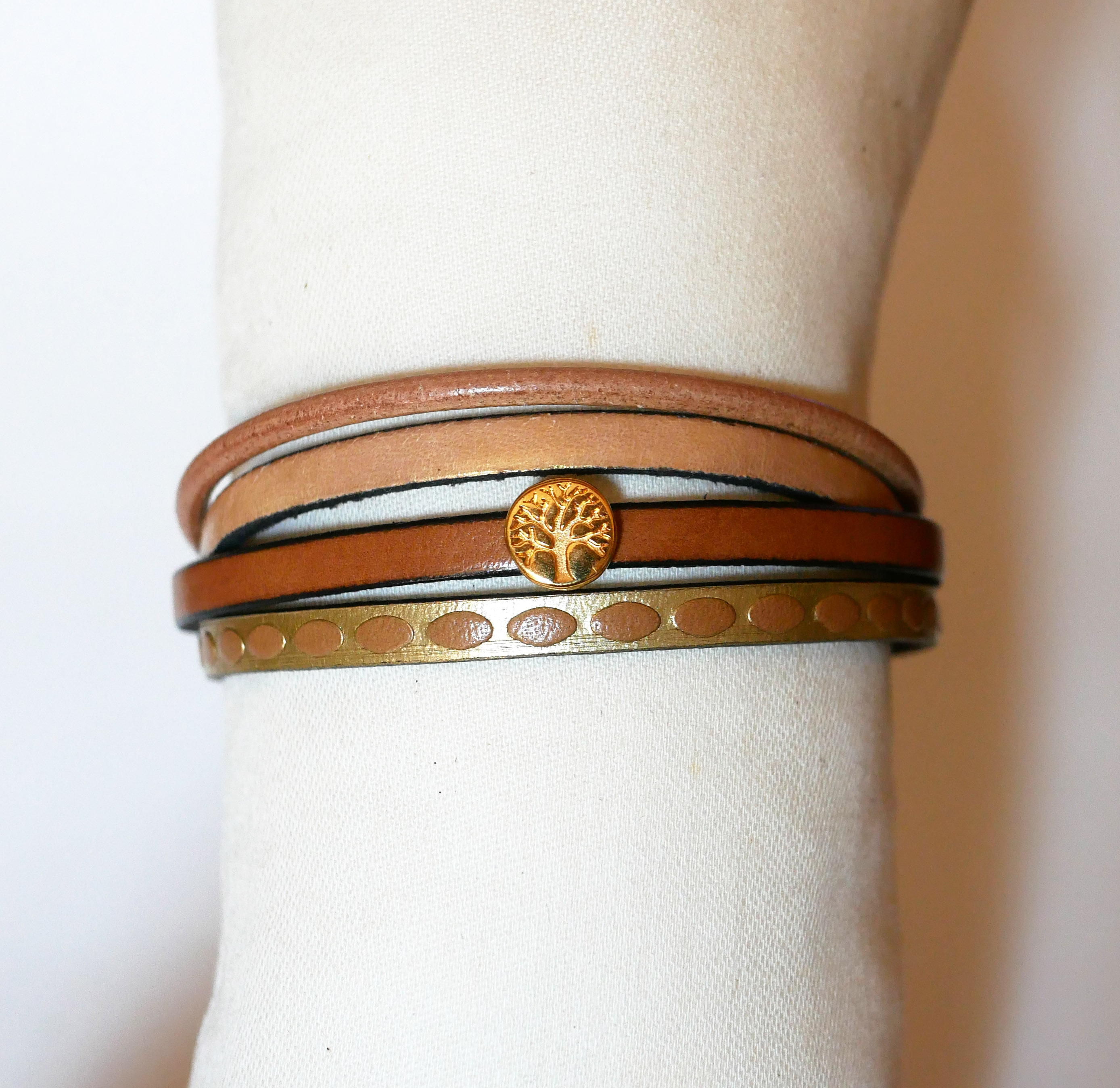 Gouden damesarmband met mini levensboom cabochon