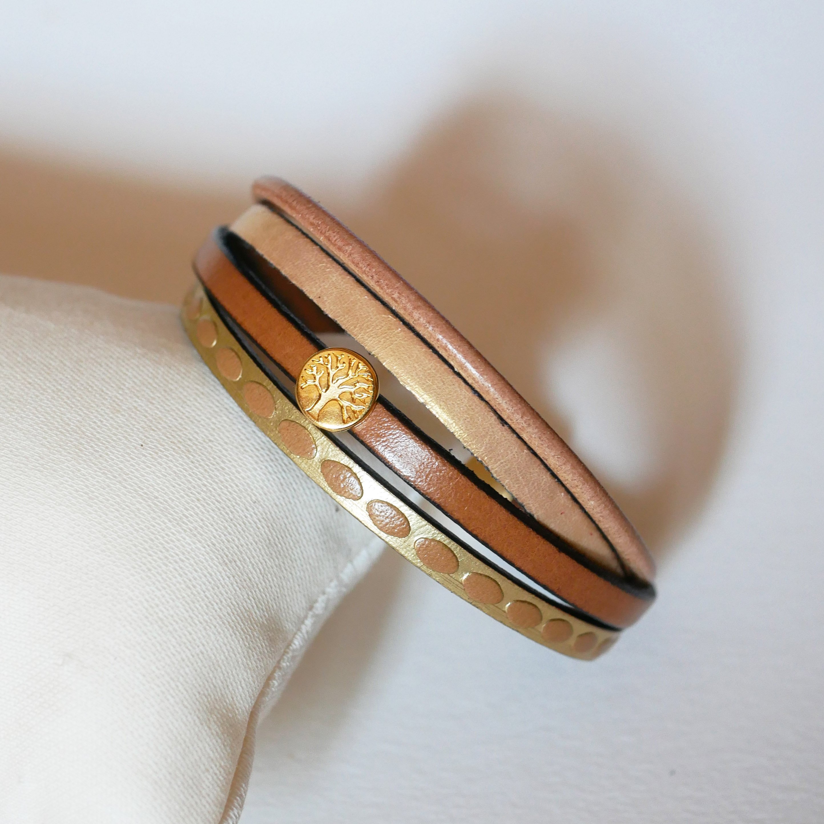 Gouden damesarmband met mini levensboom cabochon