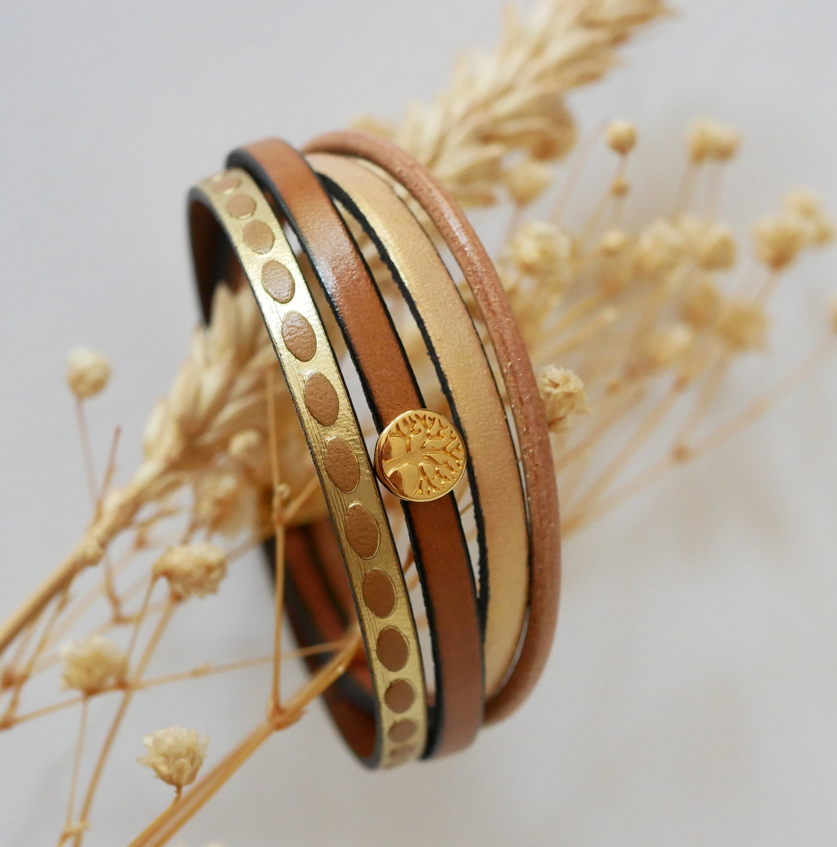 Gouden damesarmband met mini levensboom cabochon