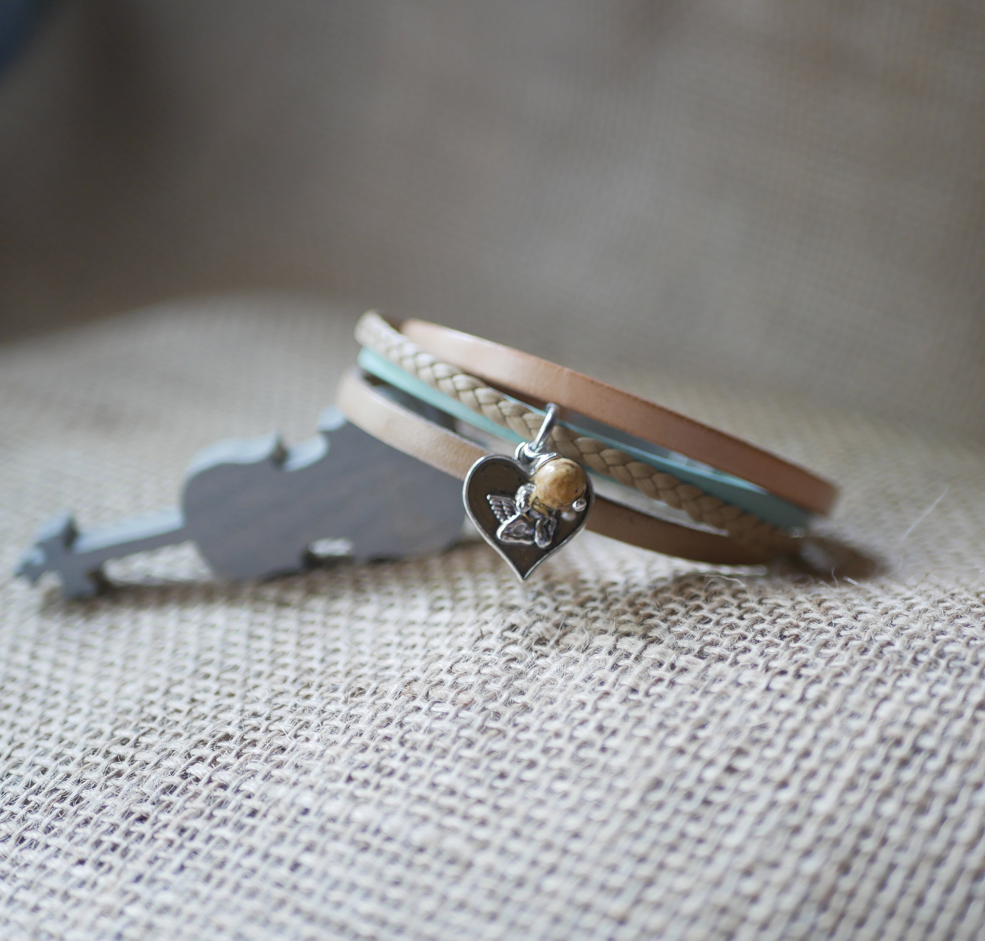 Multi-lederen dames manchet armband Zand beige hanger naar keuze