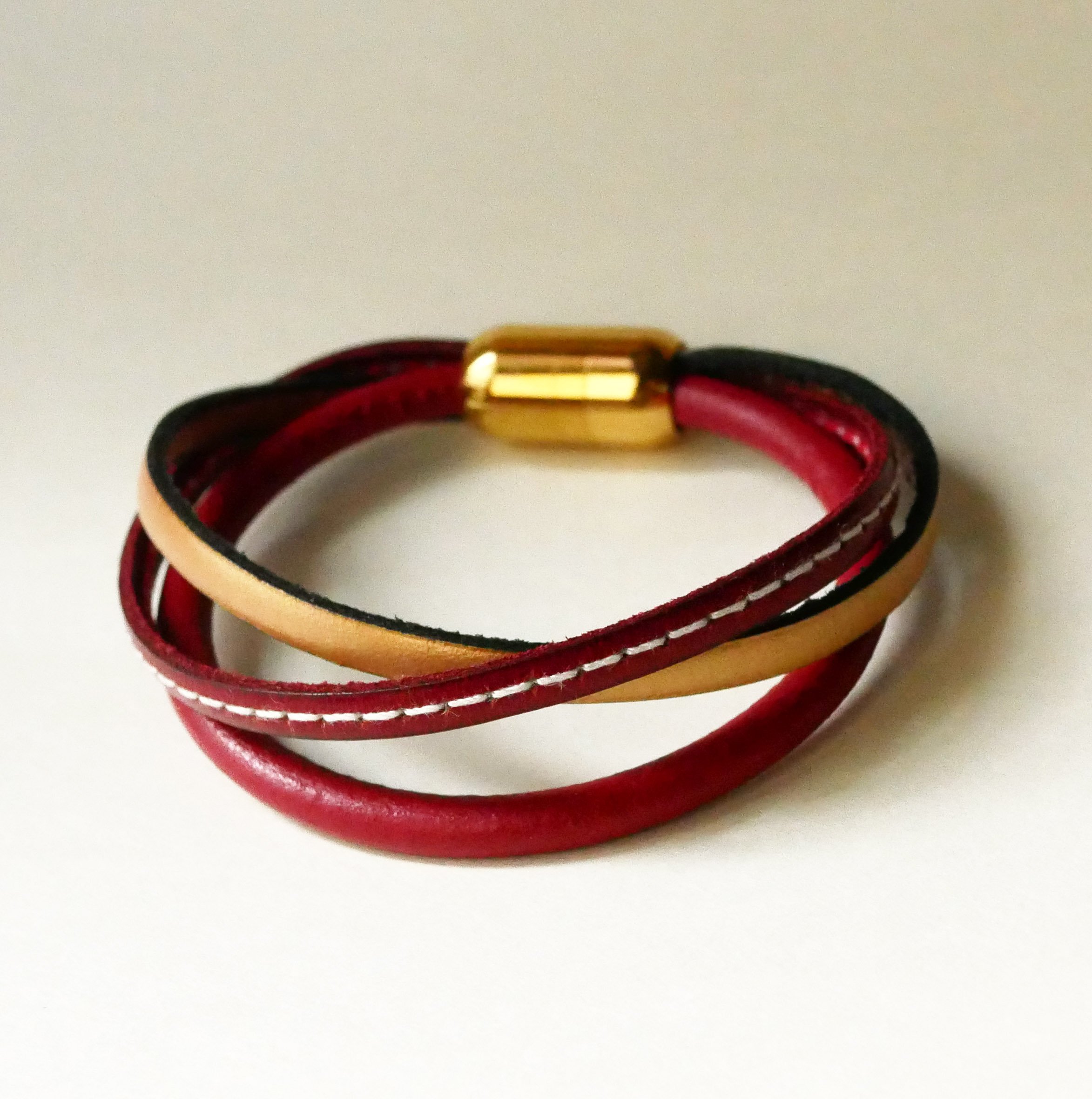 Rood en gouden multileren dames manchet armband