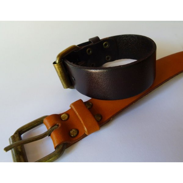 Bracelet manchette homme en cuir grav&eacute;