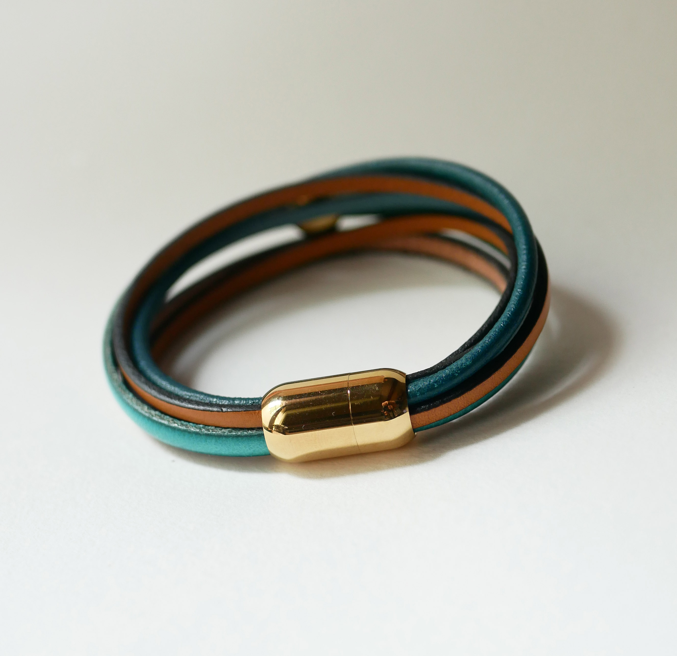 Blauw en gouden manchetarmband voor dames