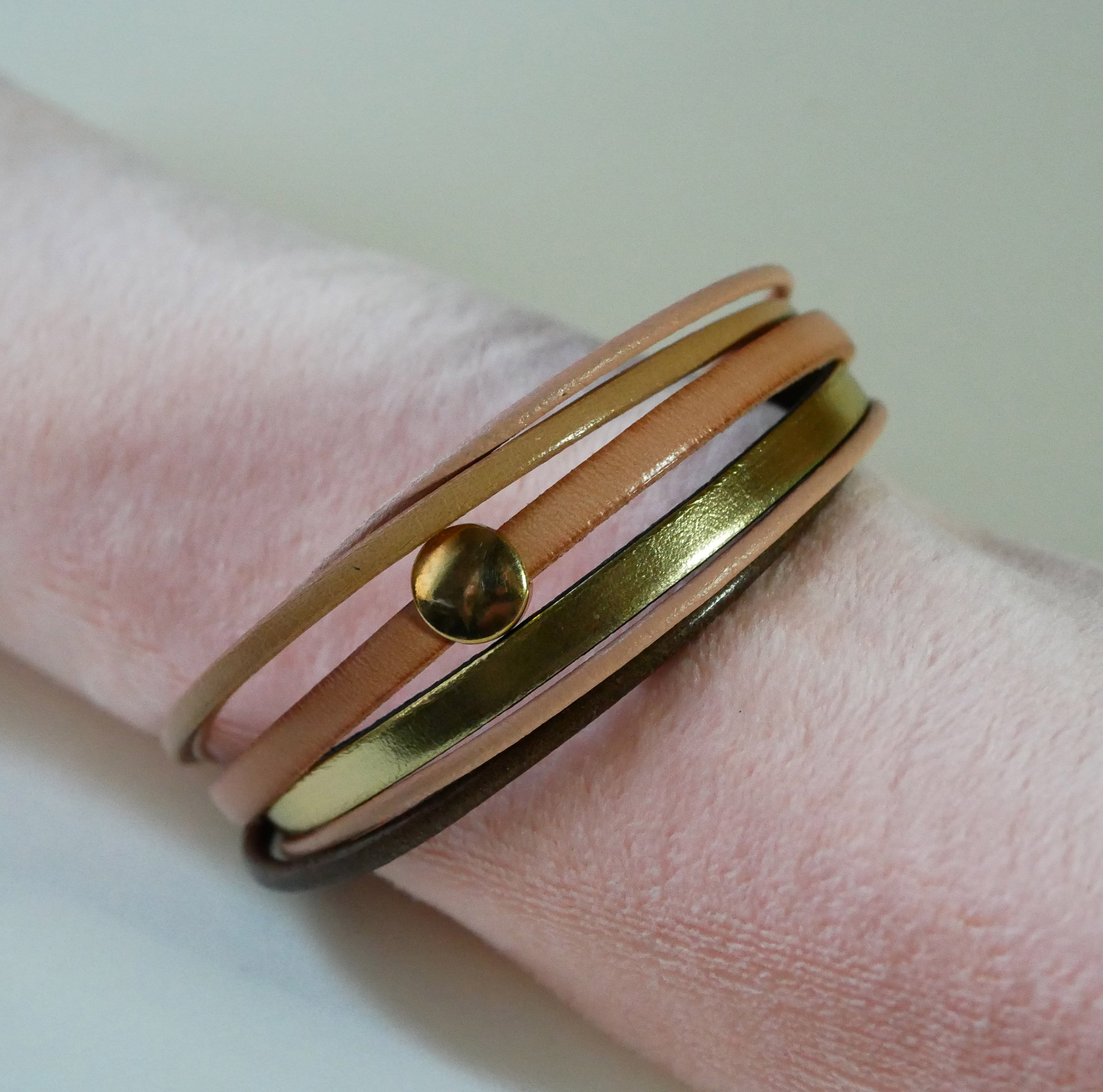 Perzik en gouden manchetarmband voor dames
