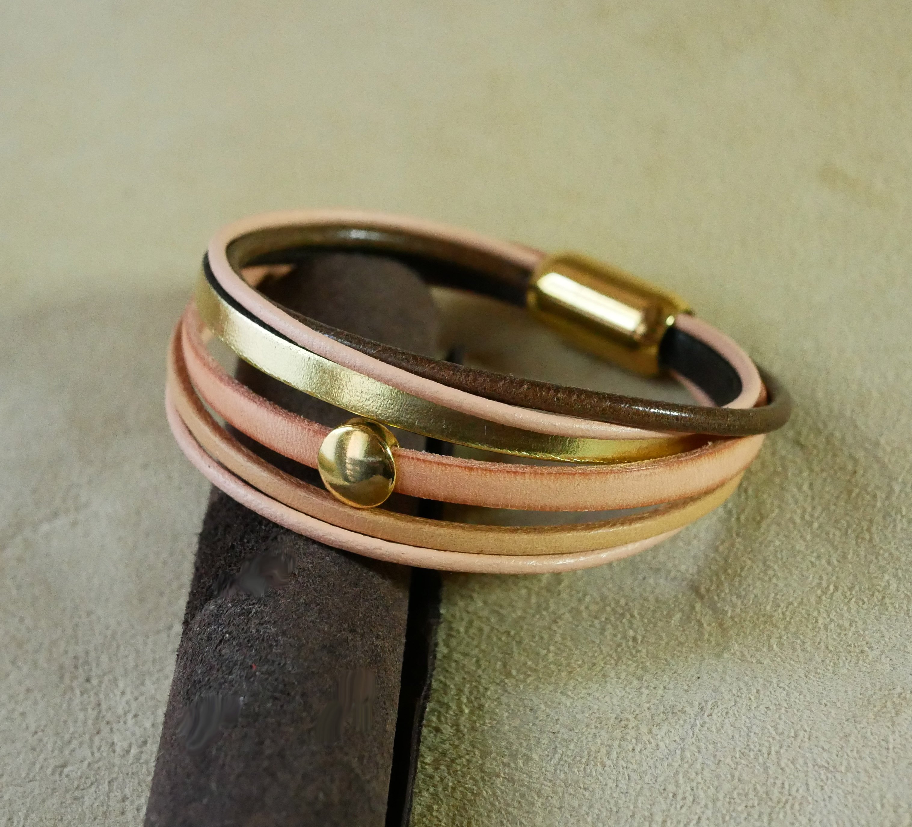 Perzik en gouden manchetarmband voor dames