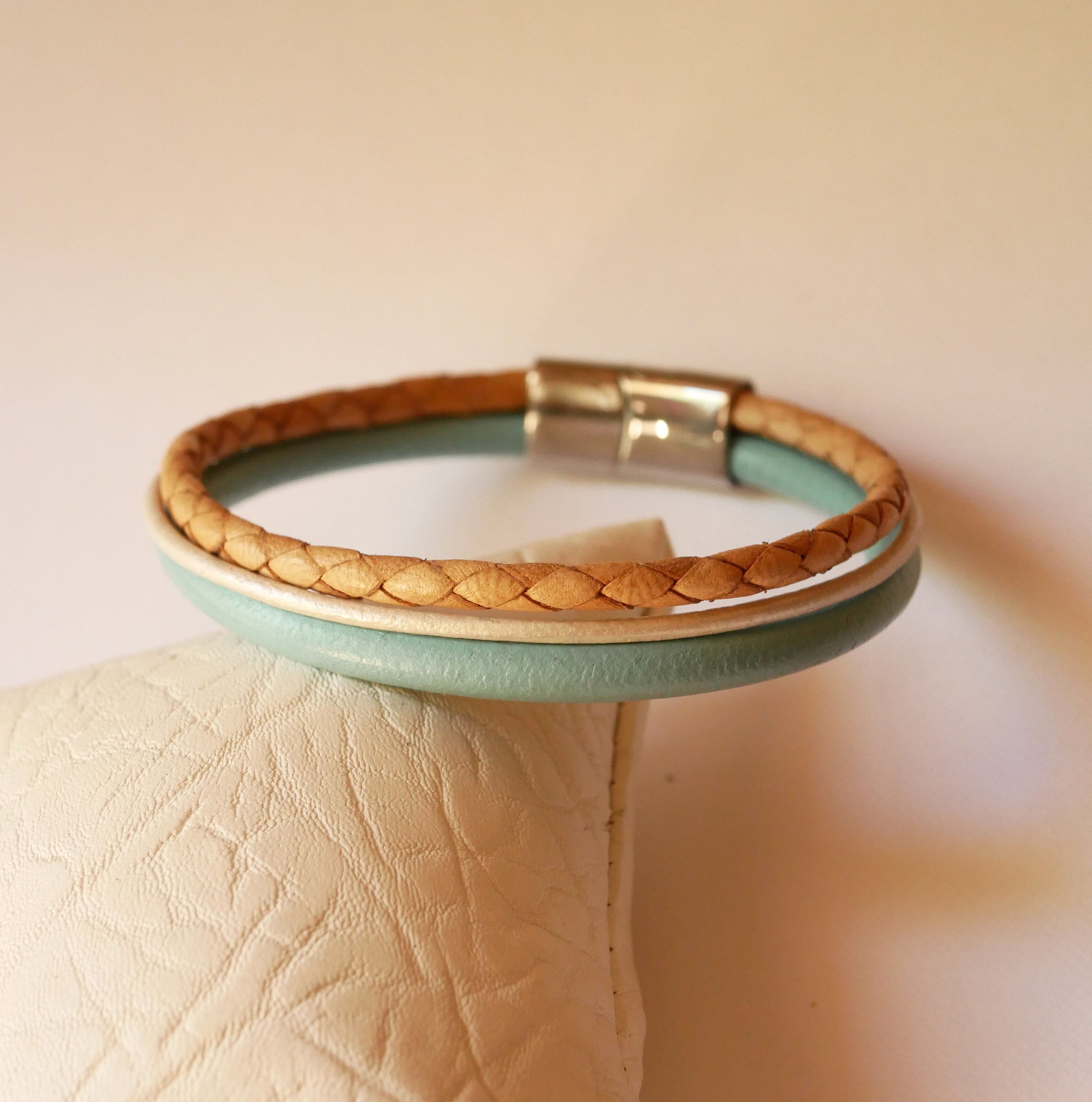 Beige en turquoise manchet armband