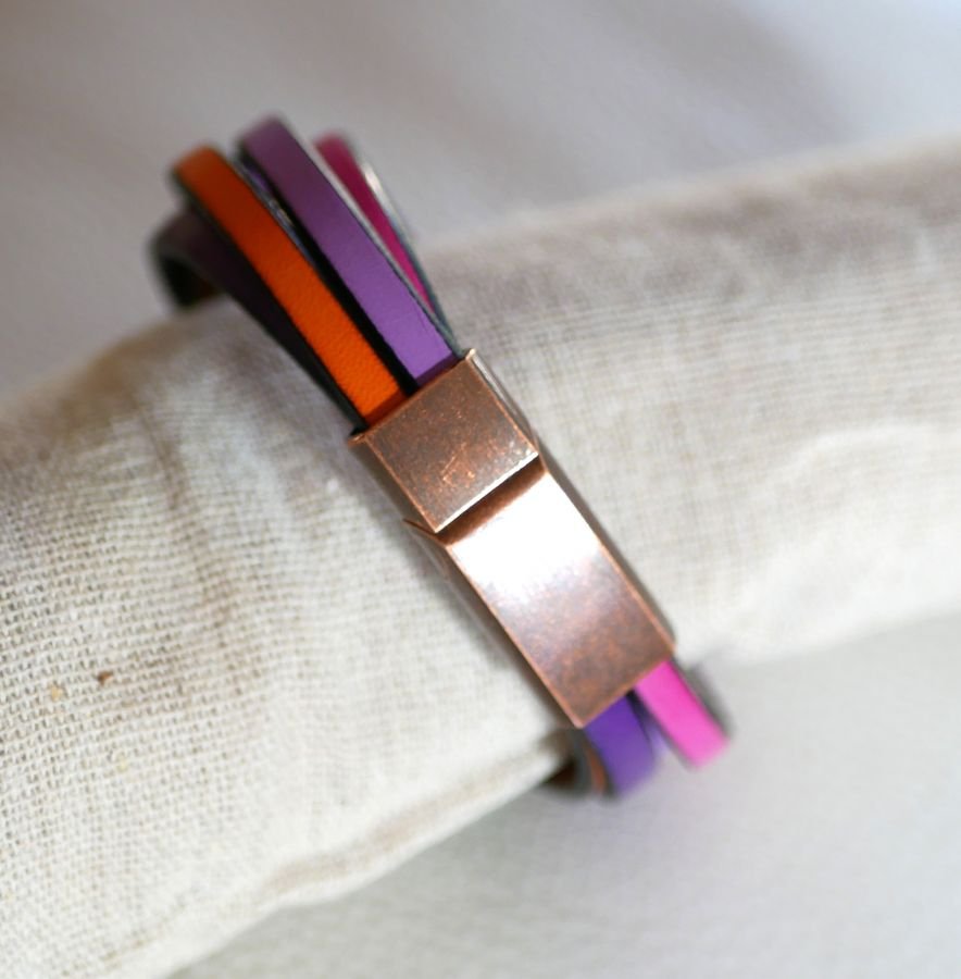 Multi-lederen manchet armband in tonische kleuren