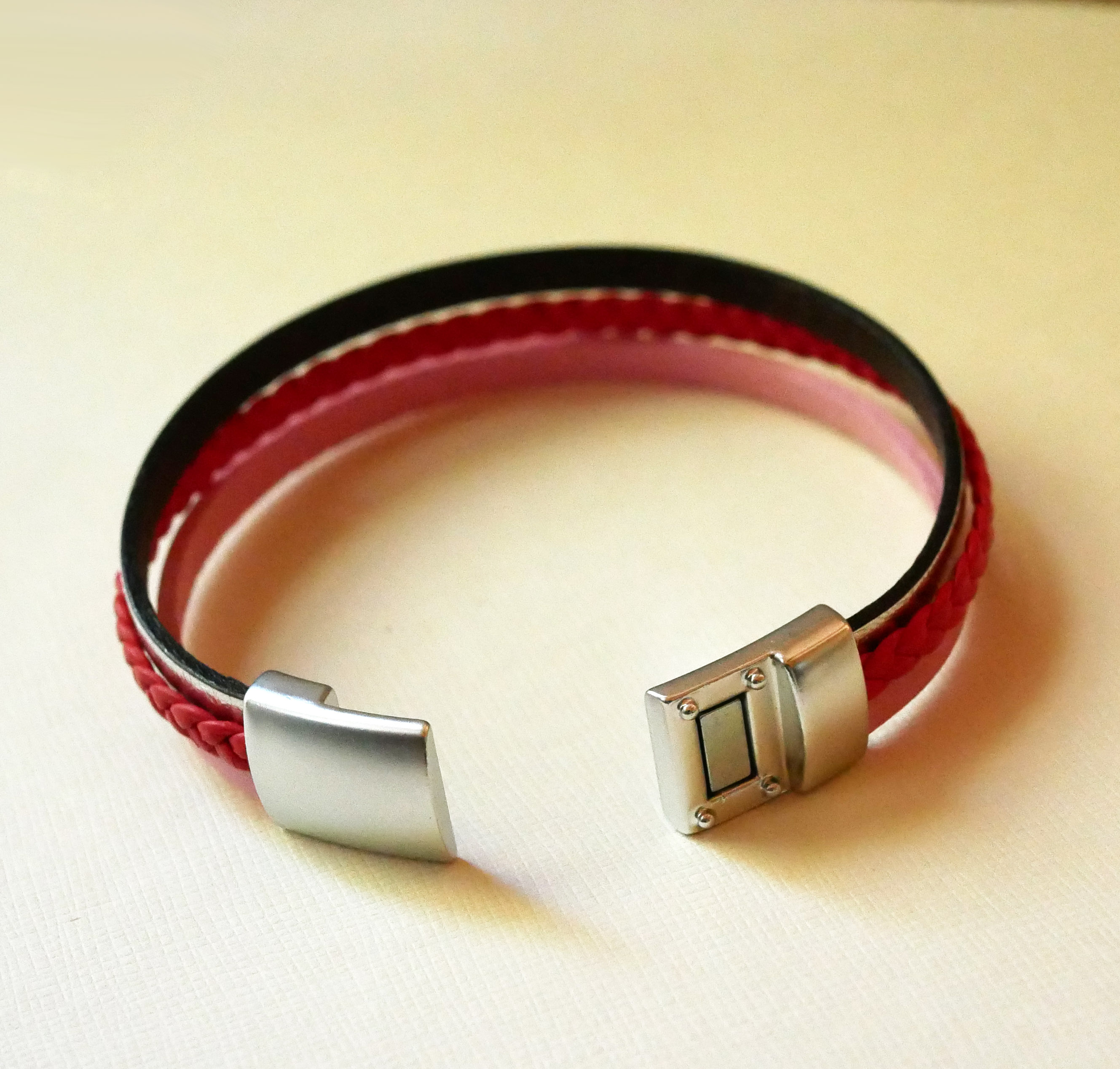 Koraal rood en zilver leer en roze multi-leer manchet armband