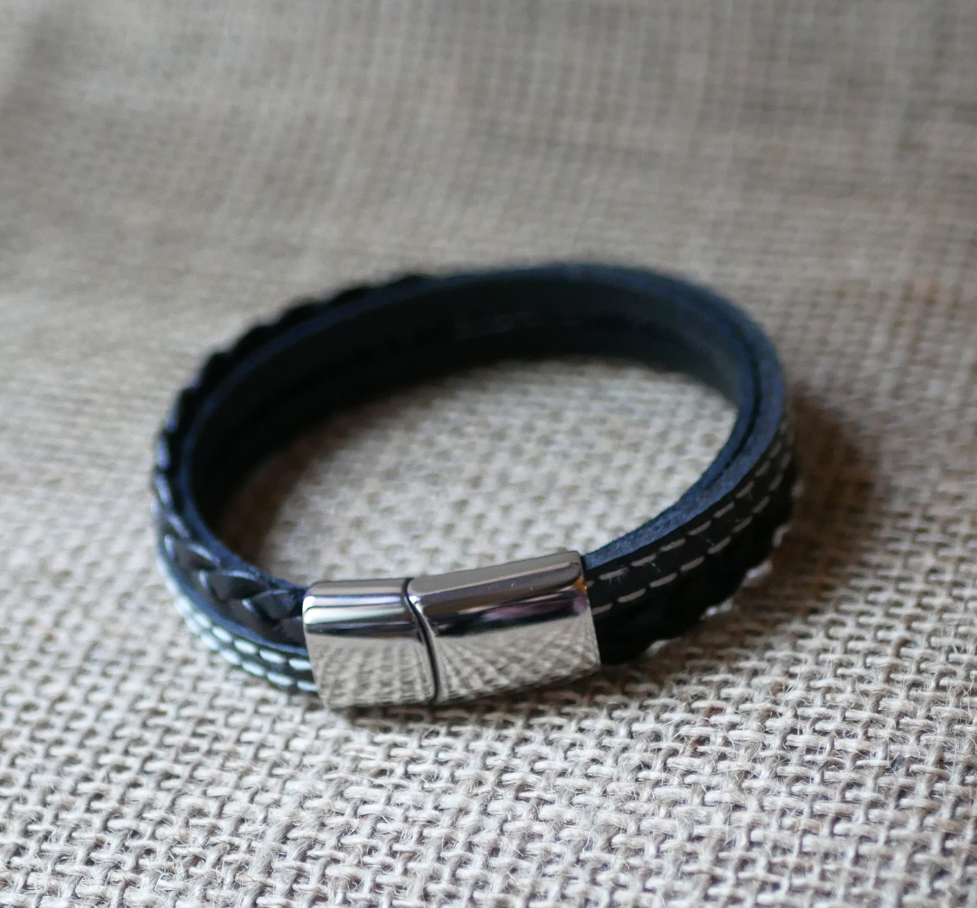 Mannenarmband met meerdere leren manchetten