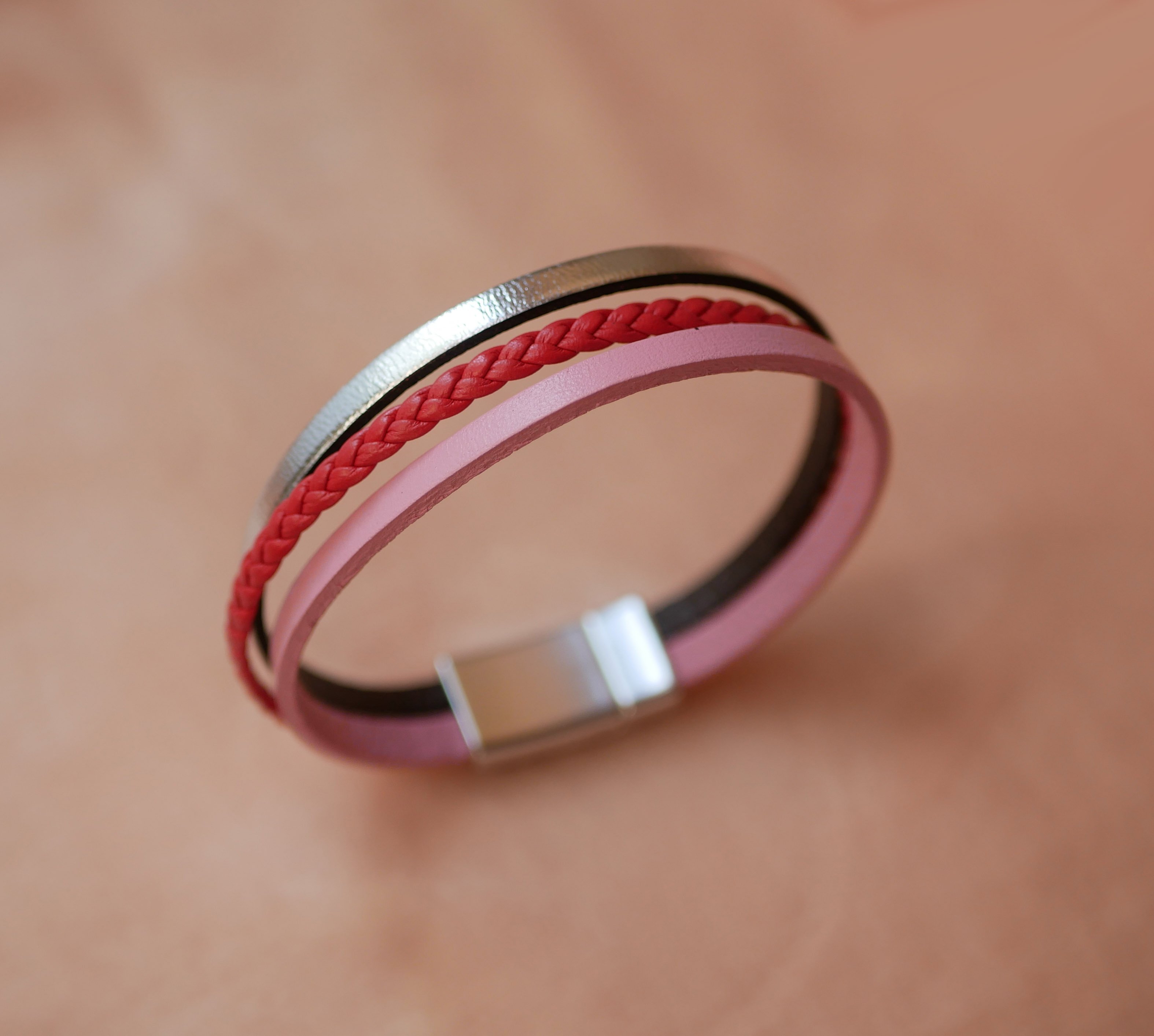 Koraal rood en zilver leer en roze multi-leer manchet armband