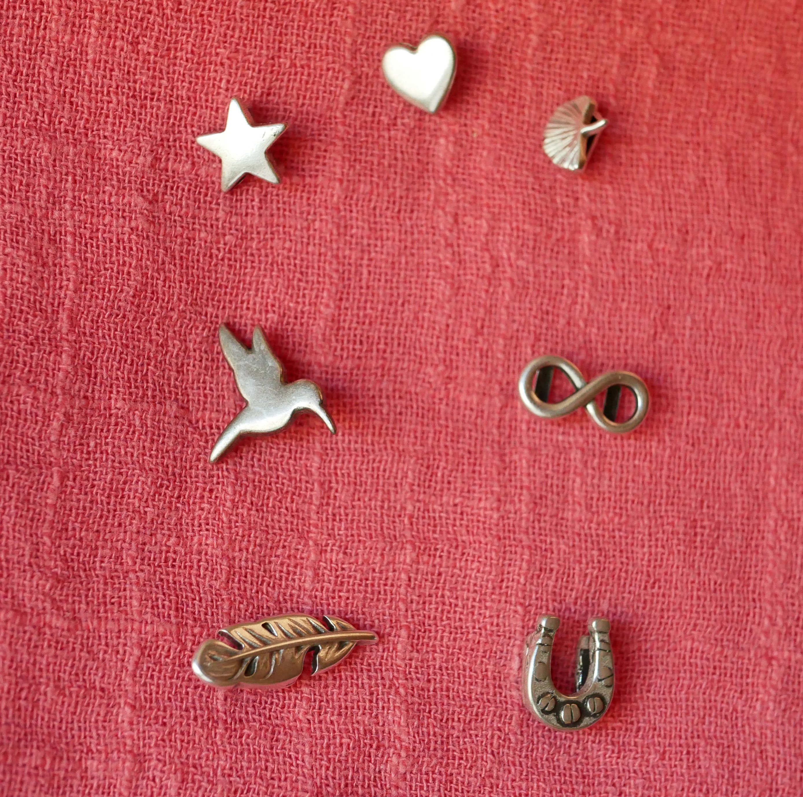 Turquoise en bruine manchet armband met 2 verzilverde lussen