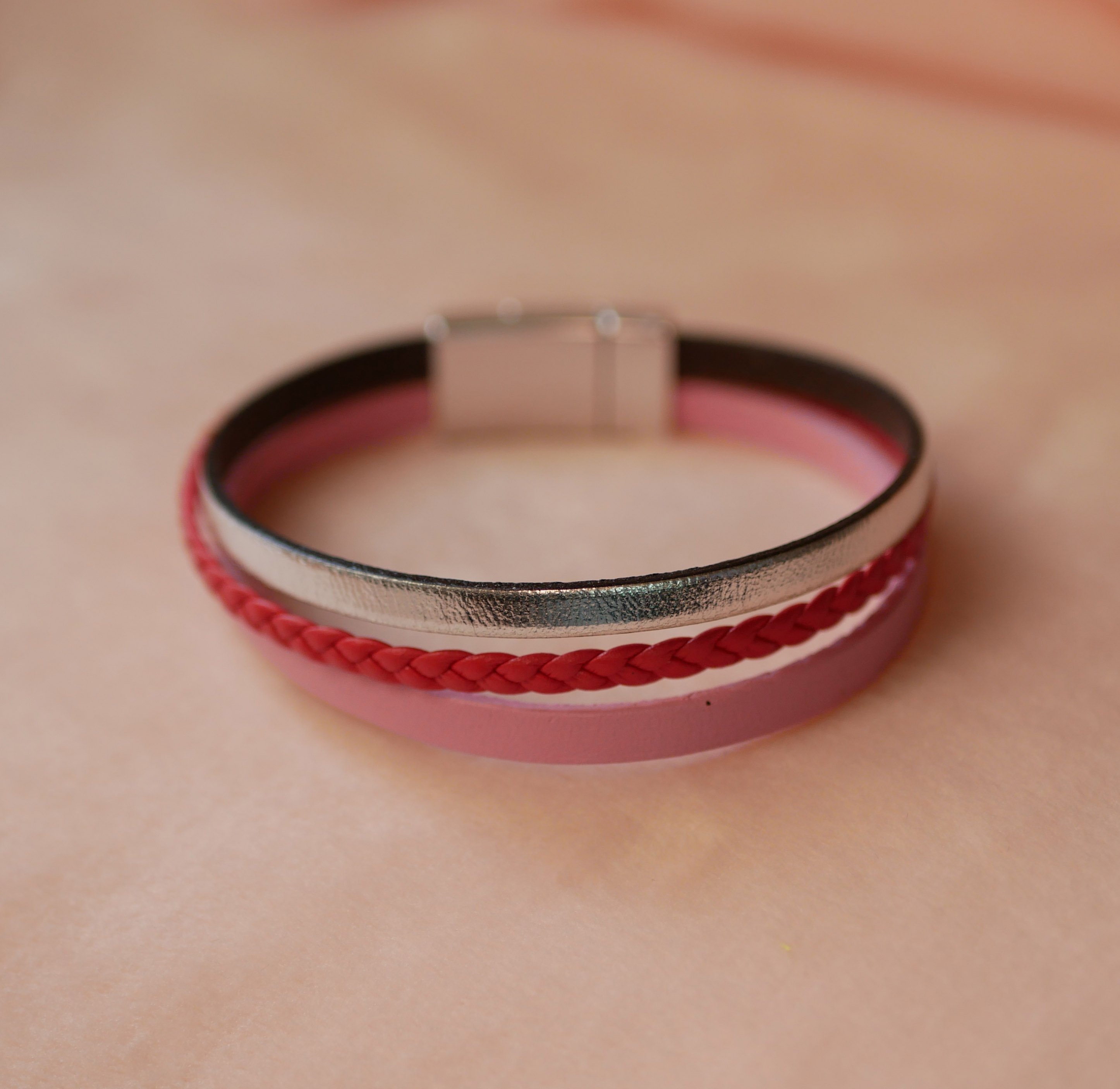 Koraal rood en zilver leer en roze multi-leer manchet armband
