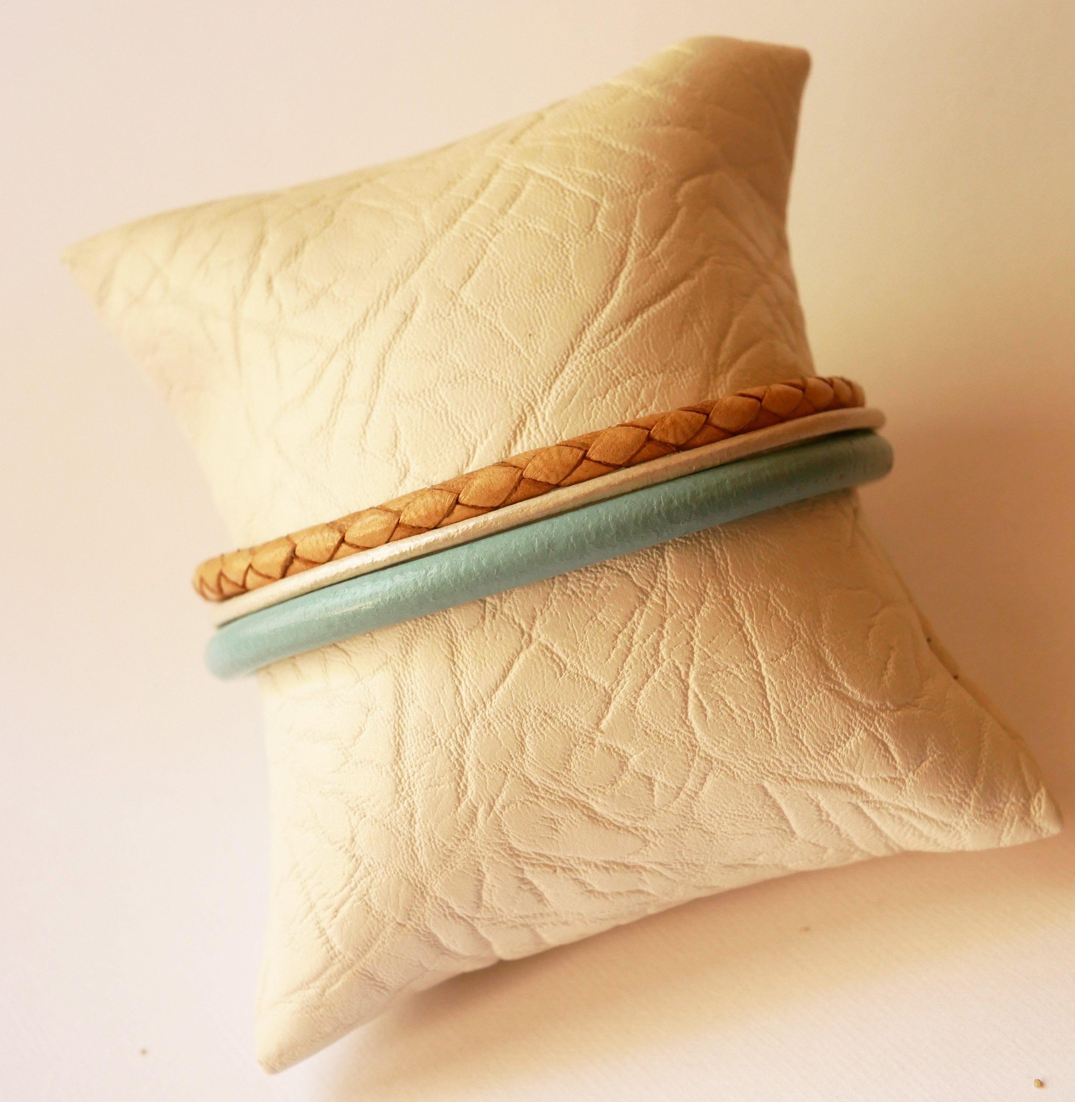 Beige en turquoise manchet armband