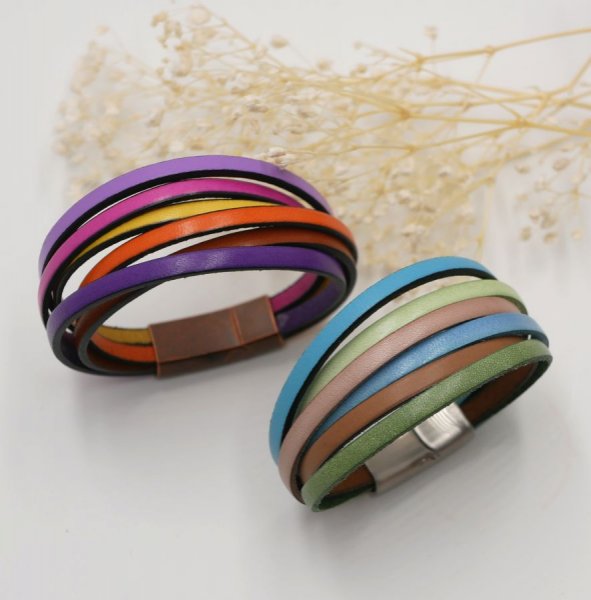 Multi-lederen manchet armband in tonische kleuren