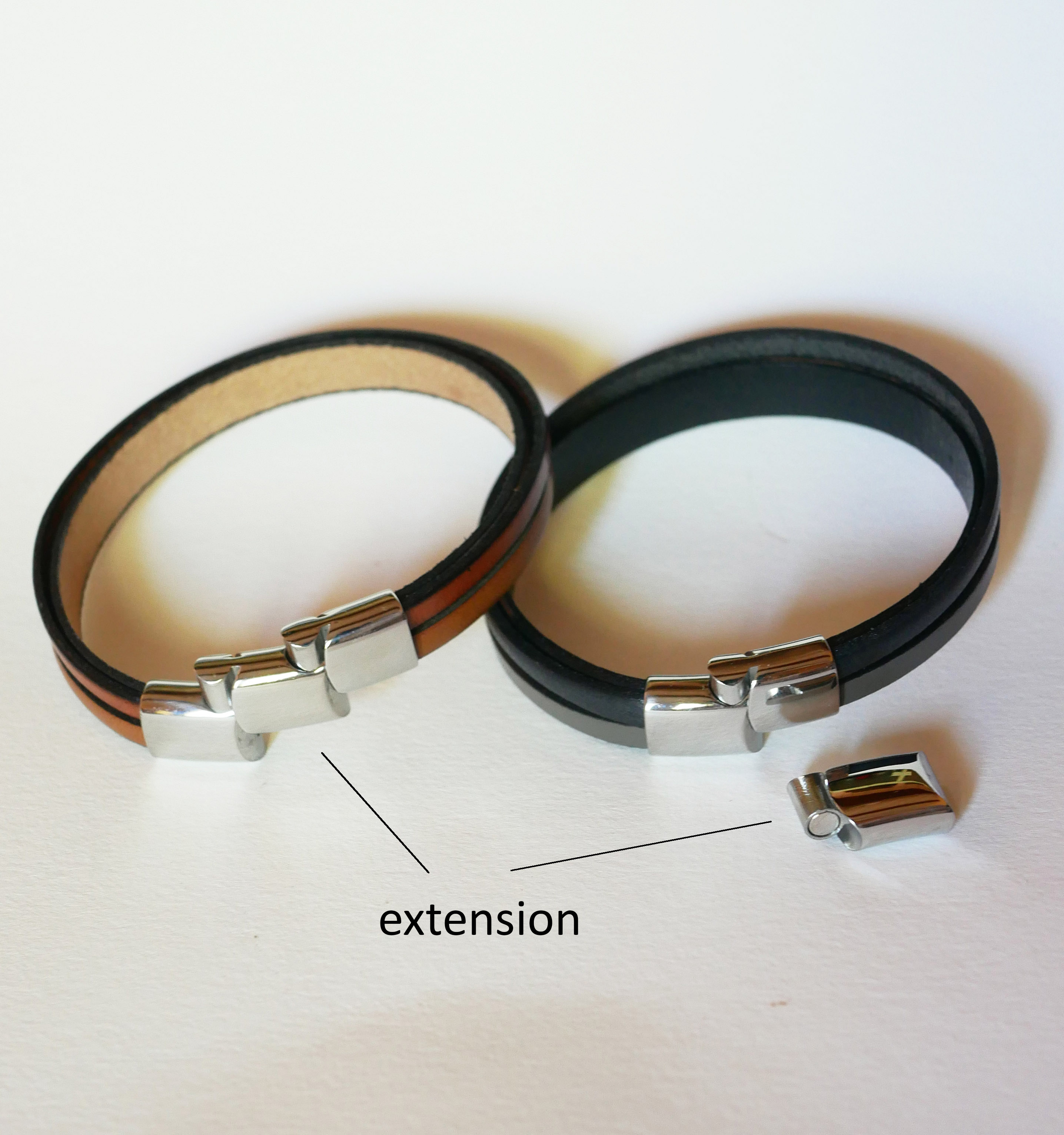 Bracelet manchette ajustable multi cuirs Rouges pour homme 