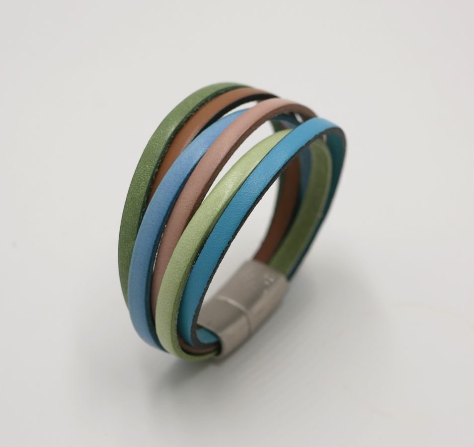 Multi-lederen manchetarmband in pastelkleuren