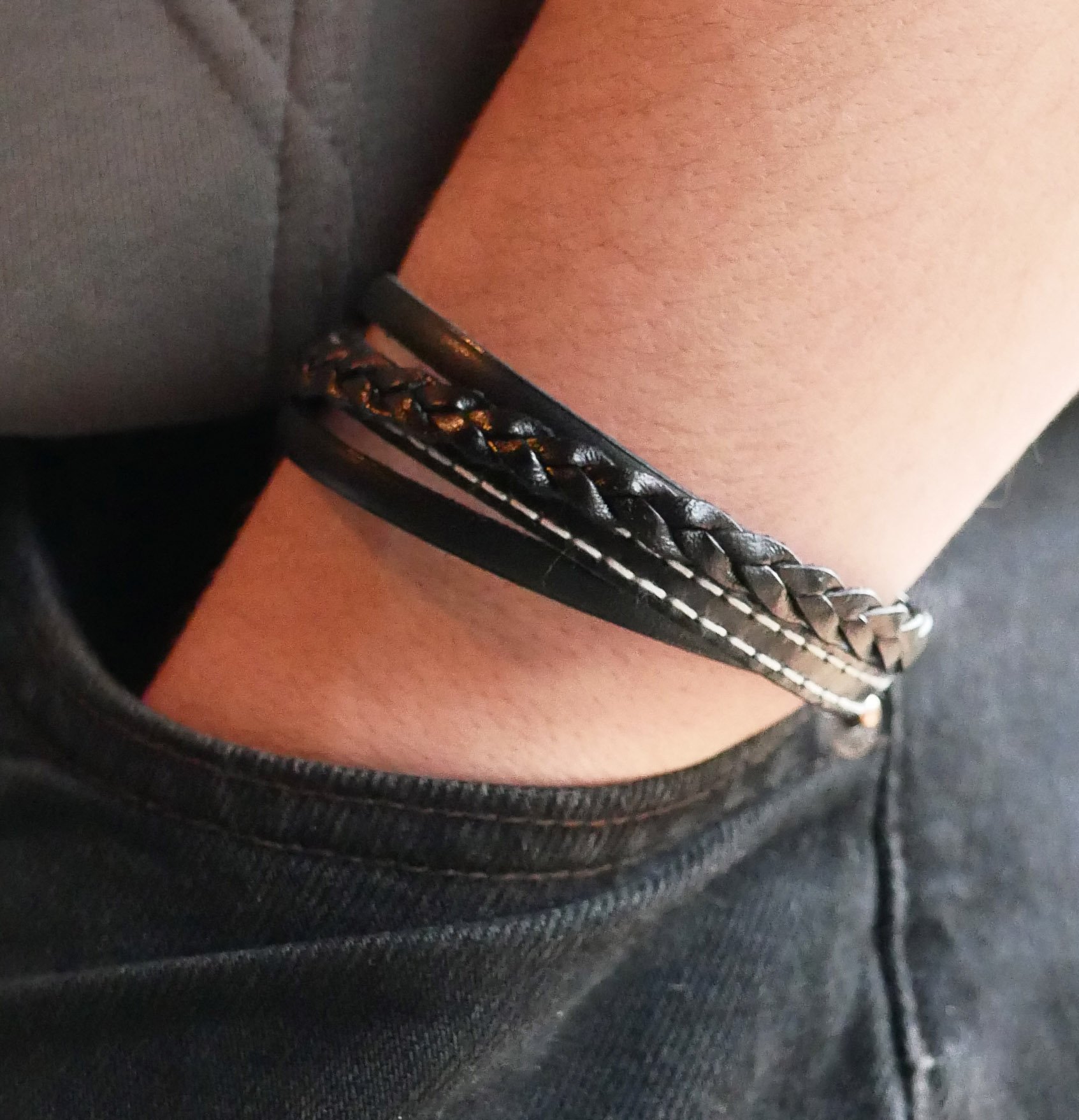 Mannenarmband met meerdere leren manchetten