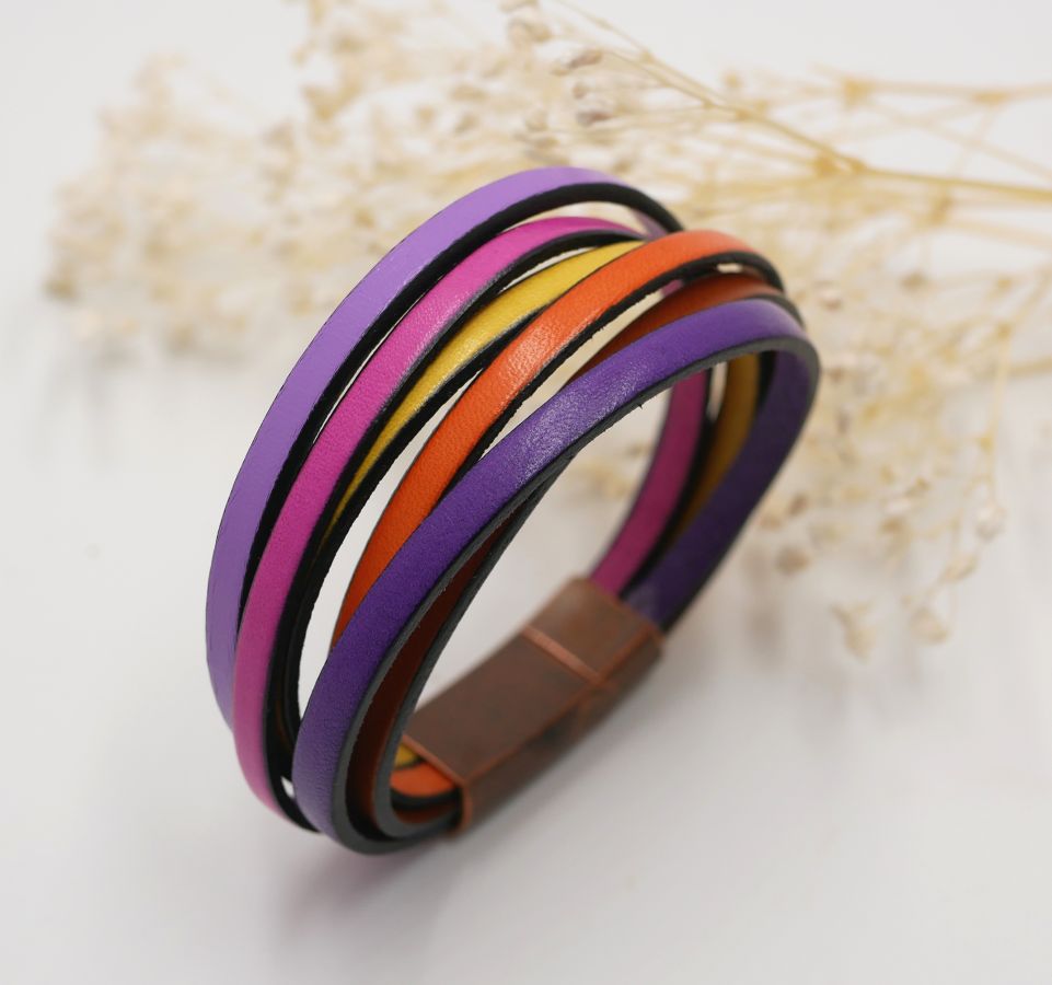 Multi-lederen manchet armband in tonische kleuren
