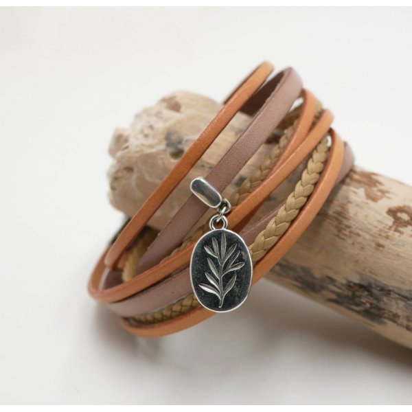 Aanpasbare multi lederen armband met beige hanger 